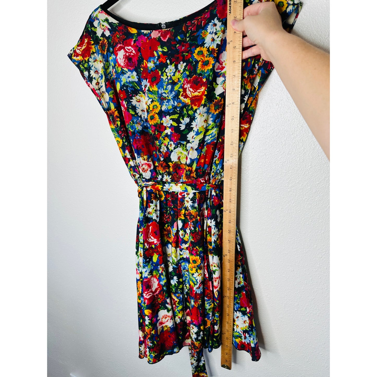Alice + Olivia Silk Matilda Bouquet Floral Scoop Neck Tie Belt Back Zip Blue Red Dress