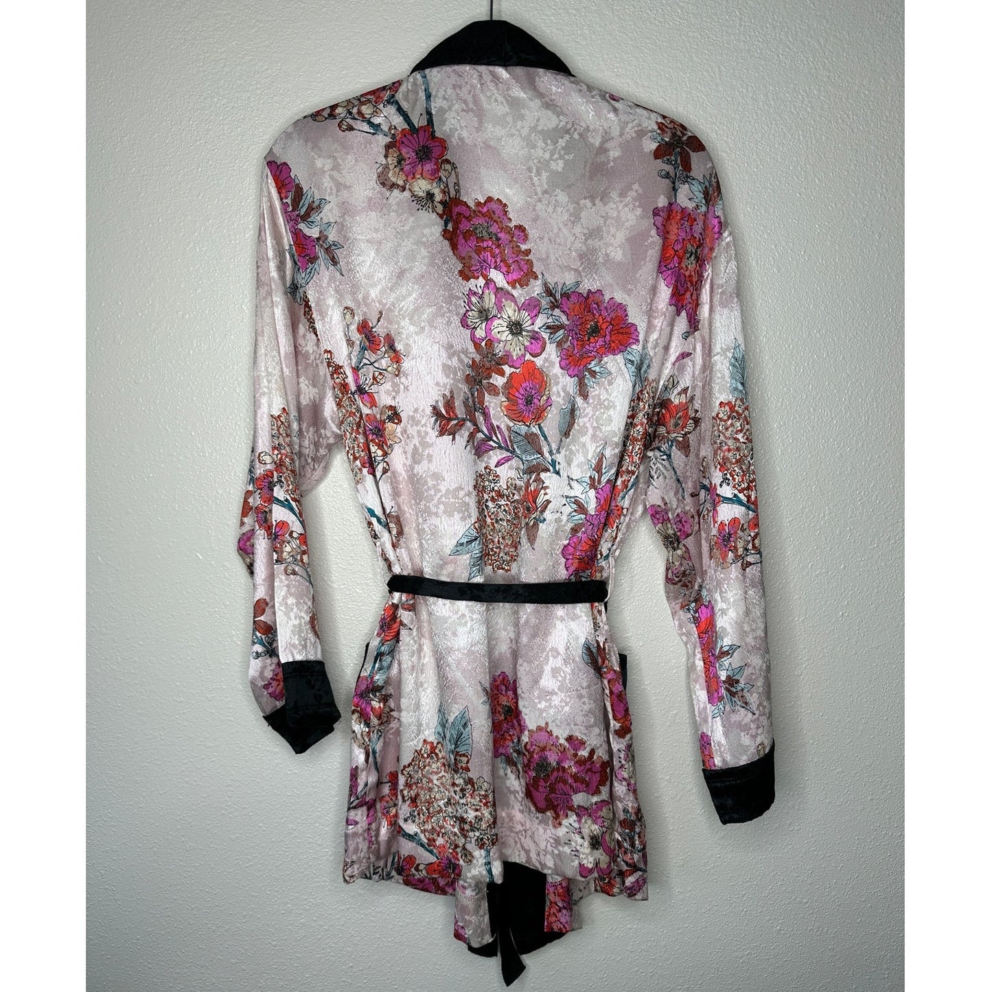 Free People Intimately Pale Pink Cream Multicolor Floral Asian Kimono Bathrobe XS