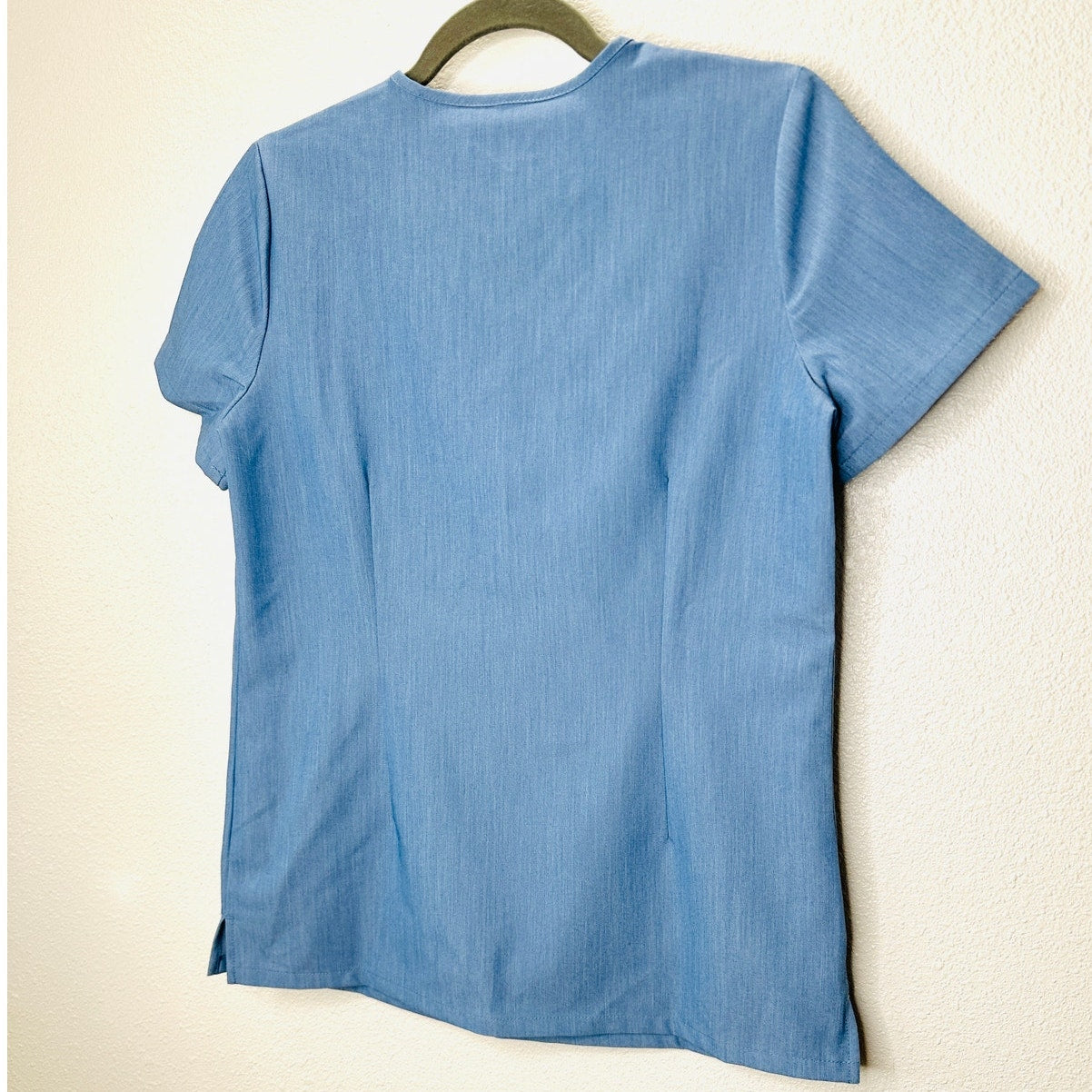 NWT Blue Denim Casma 3 Pocket Classic Fit V-Neck Scrub Top XS