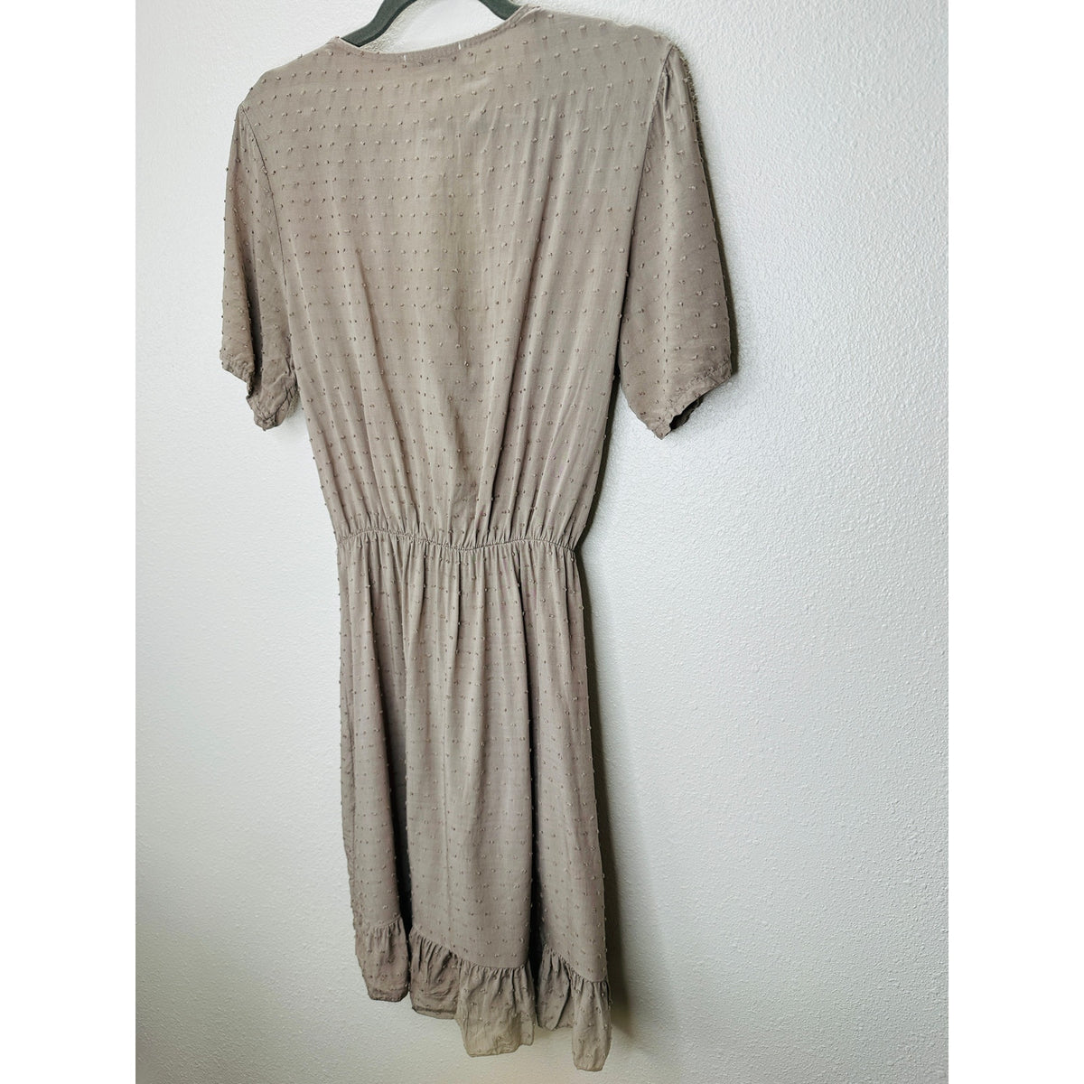 Alice Rinaldi Taupe Tonal Polka Dot Short Sleeve Faux Wrap Ruffle Dress M