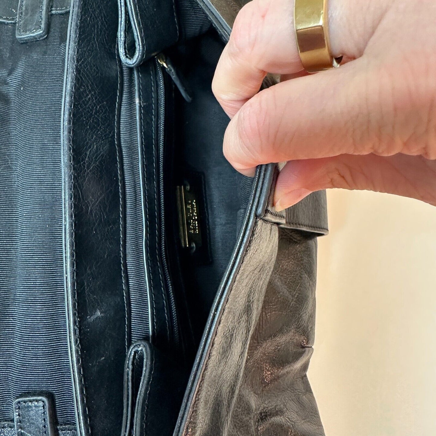 Badgley Mischka Black Leather Purse Detachable Chain Strap