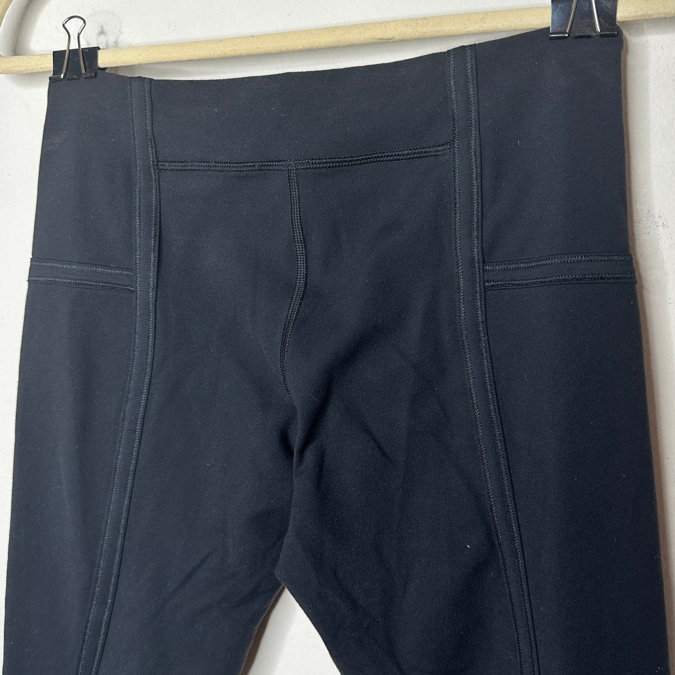 Lululemon Black Crop Yoga Capri Pant Leggings 6
