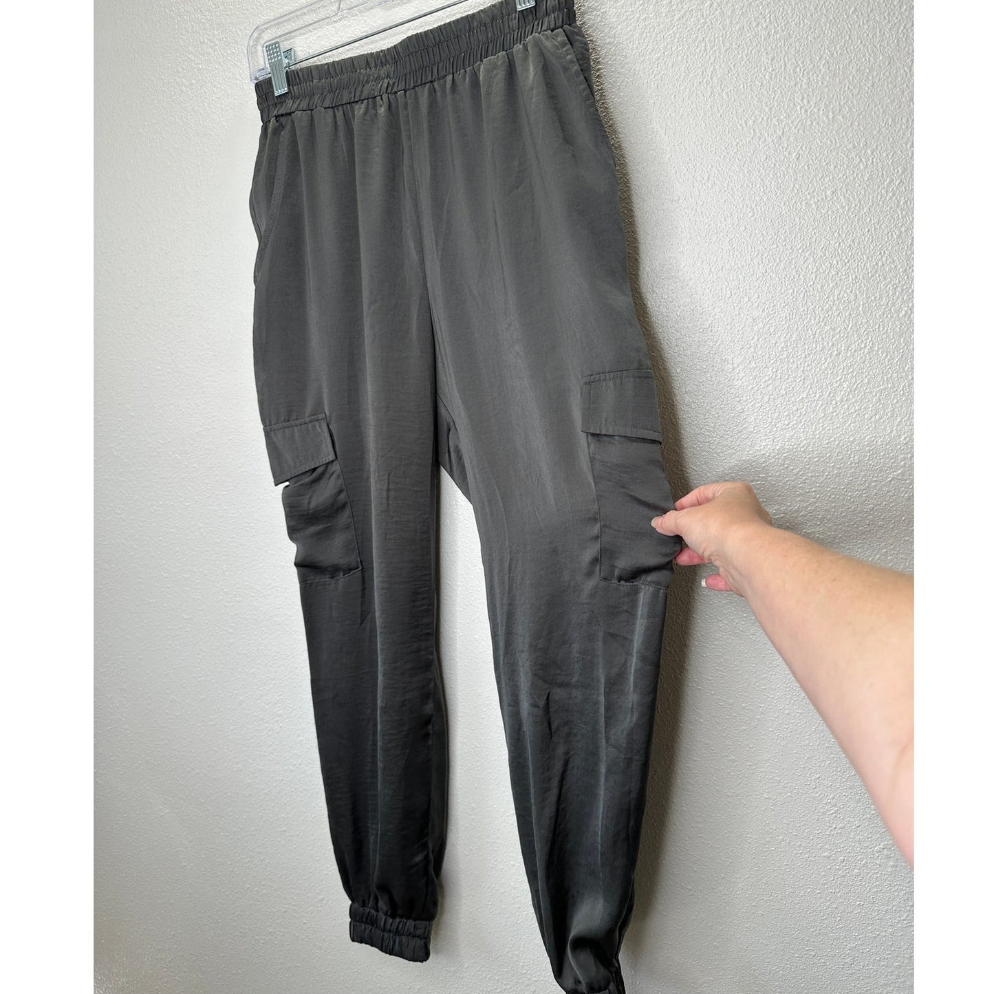 Sadie & Sage Gray Satin Utility Pocketed Elastic Waist Jogger S