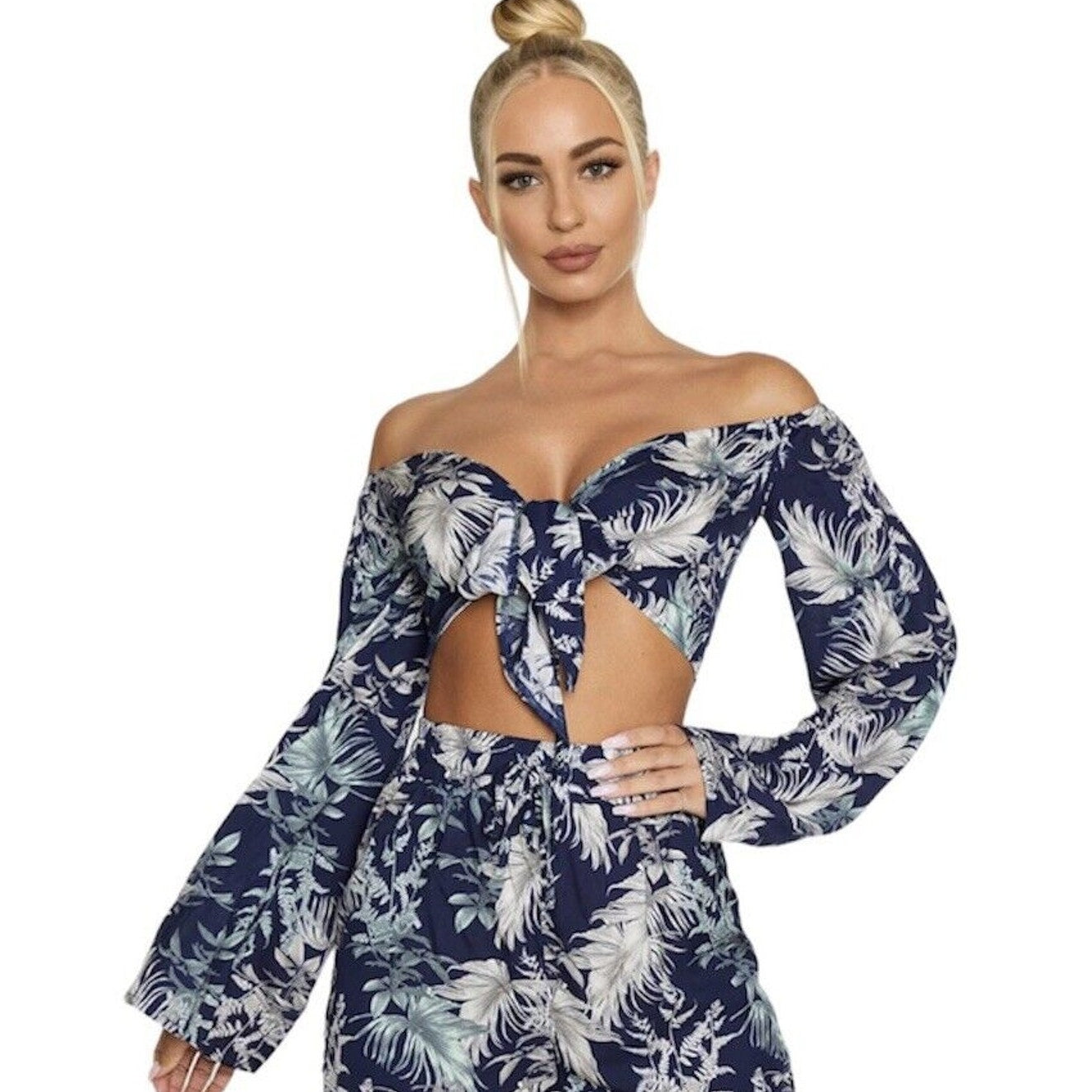 NWT Pretty Little Thing Blue Leaf Print Tie-Front Bell Sleeves Crop Top Size 10