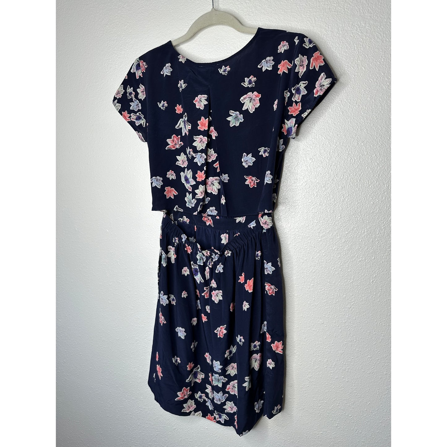 Club Monaco Ruth 100% Silk Navy Floral Open Back Dress pink blue 00