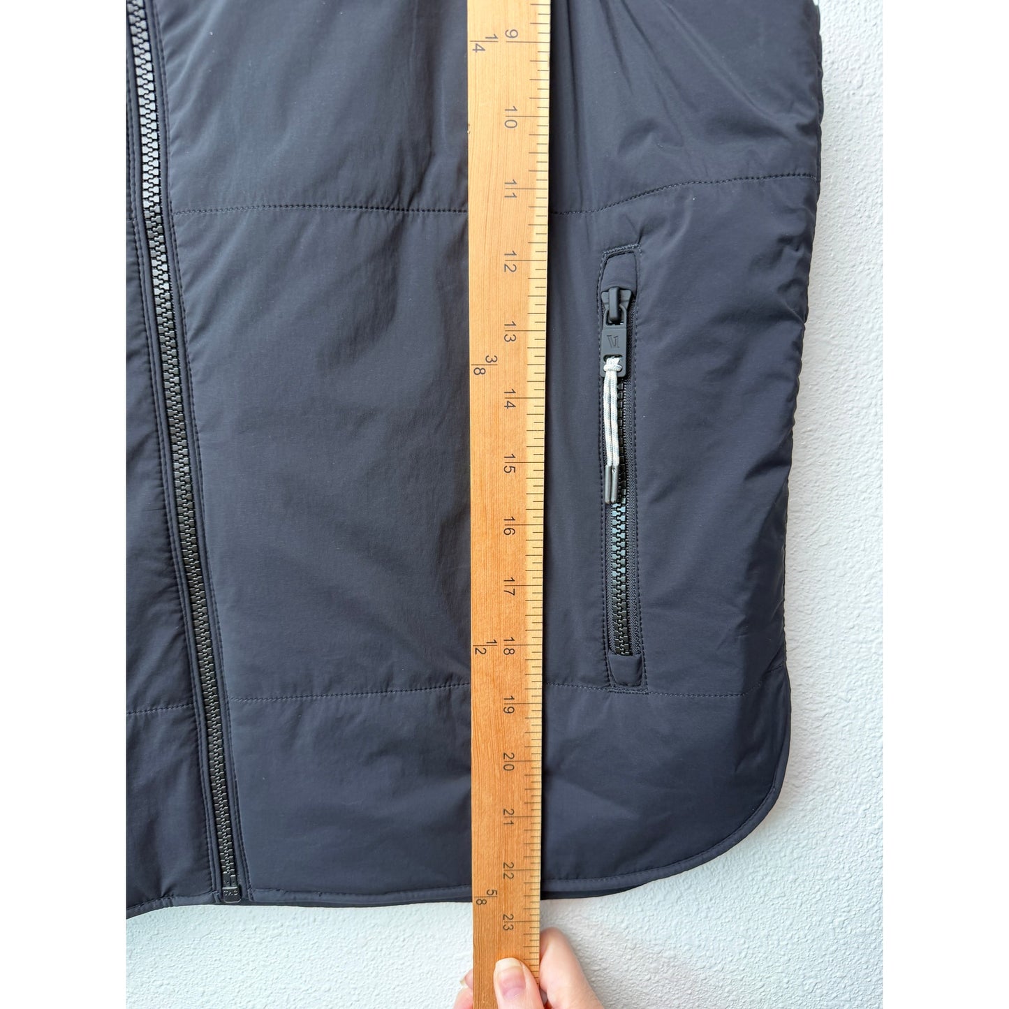 NWT Vuori Canyon Insulated Vest Black Womens S