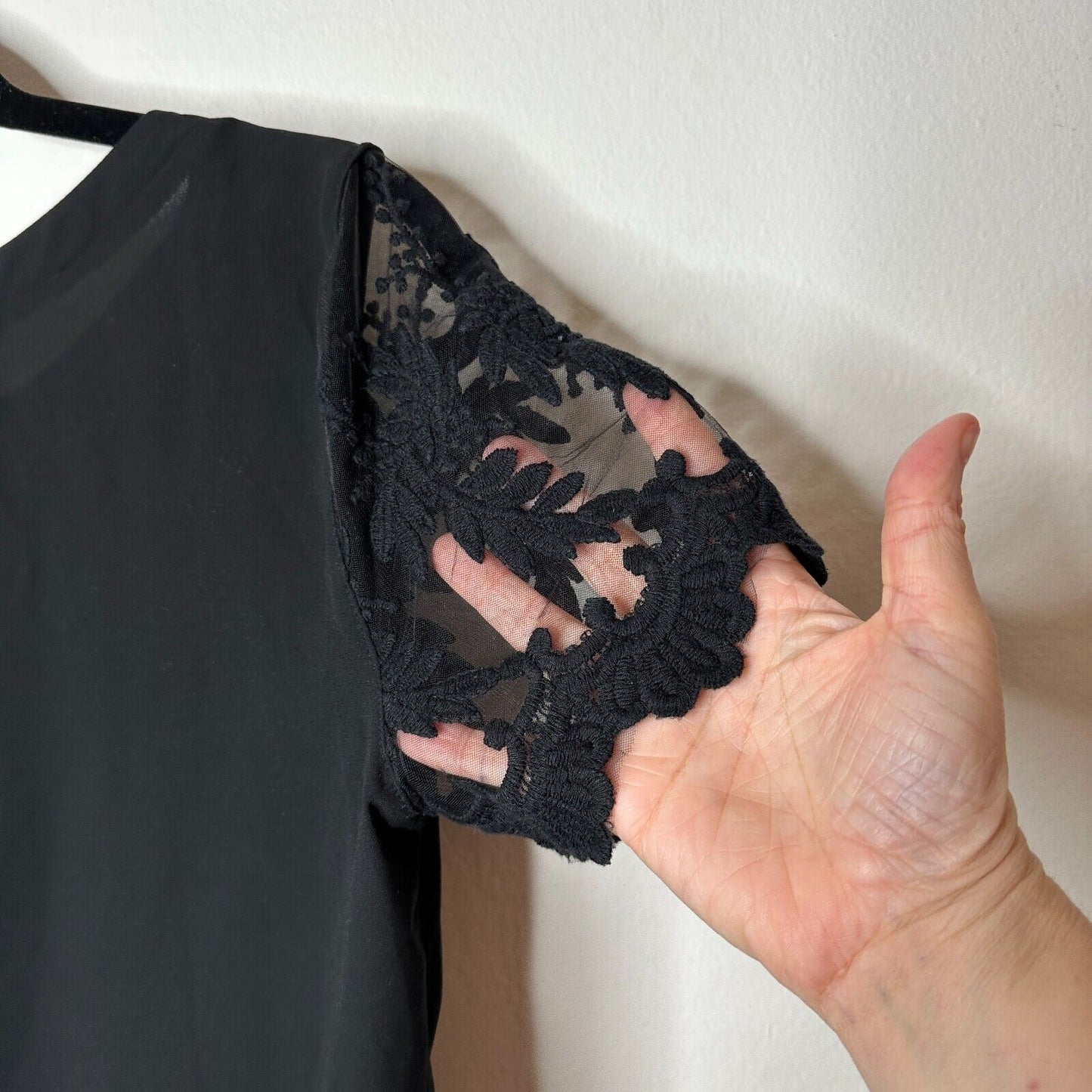 Lush Black Sheer Mesh Floral Lace Short Sleeve Keyhole Button Flowy Blouse M