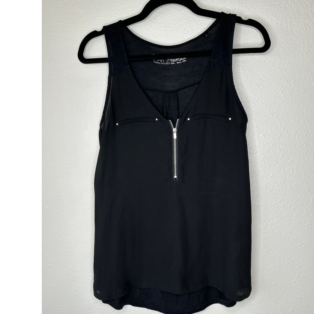 Best Mountain Black Zip V-Neck Sleeveless Tank Top S