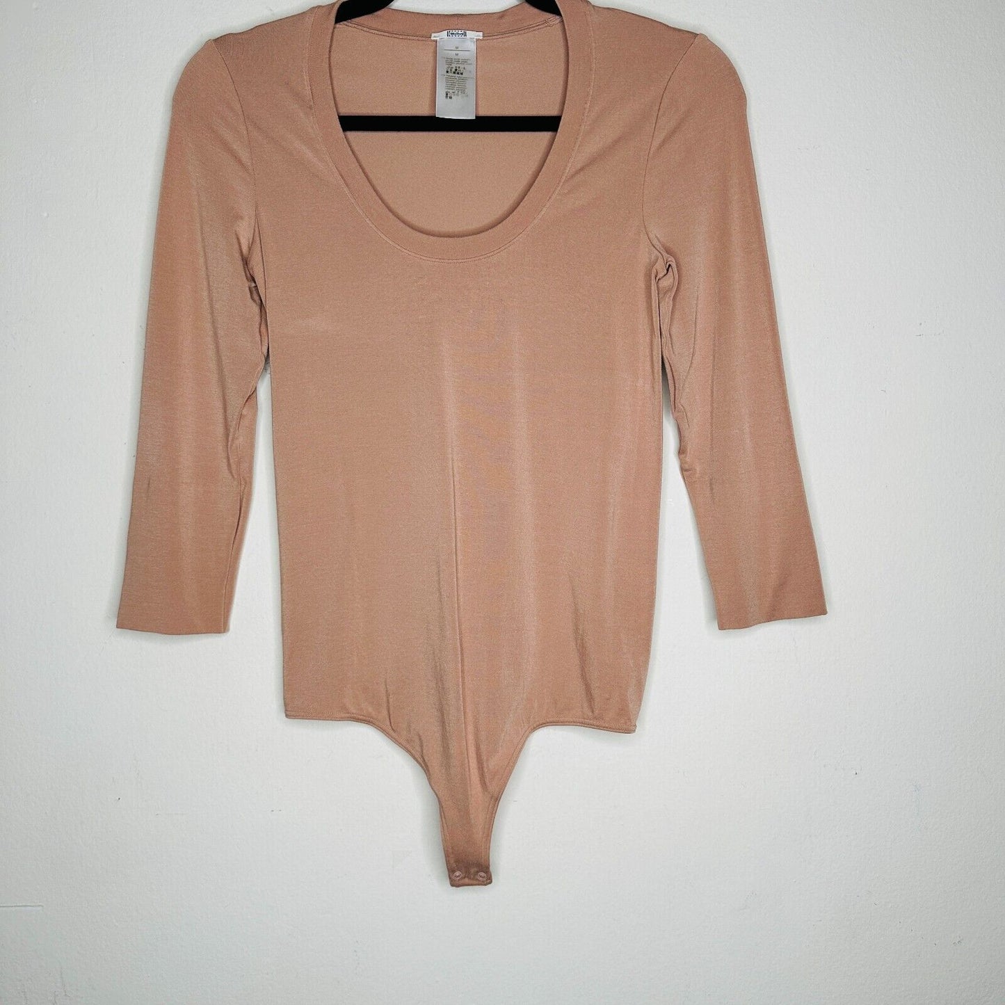 Wolford Tan Beige 3/4 Sleeve Banded Scoop Neck Thong Bodysuit Medium