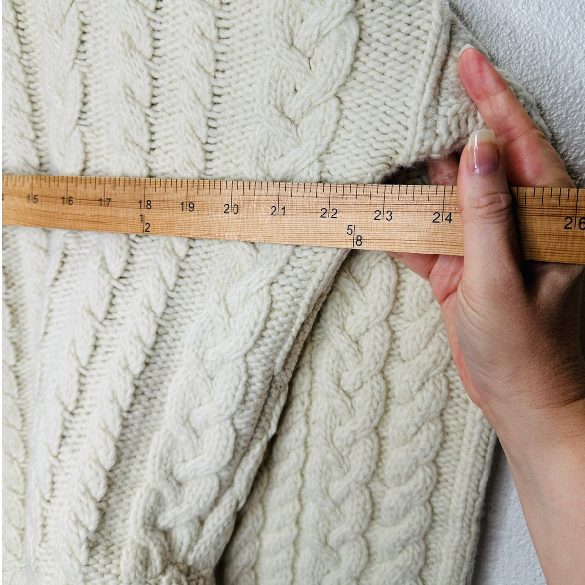 Tempest & Bentley Cream Chunky Knit 100% Wool Long Sleeve Sweater M