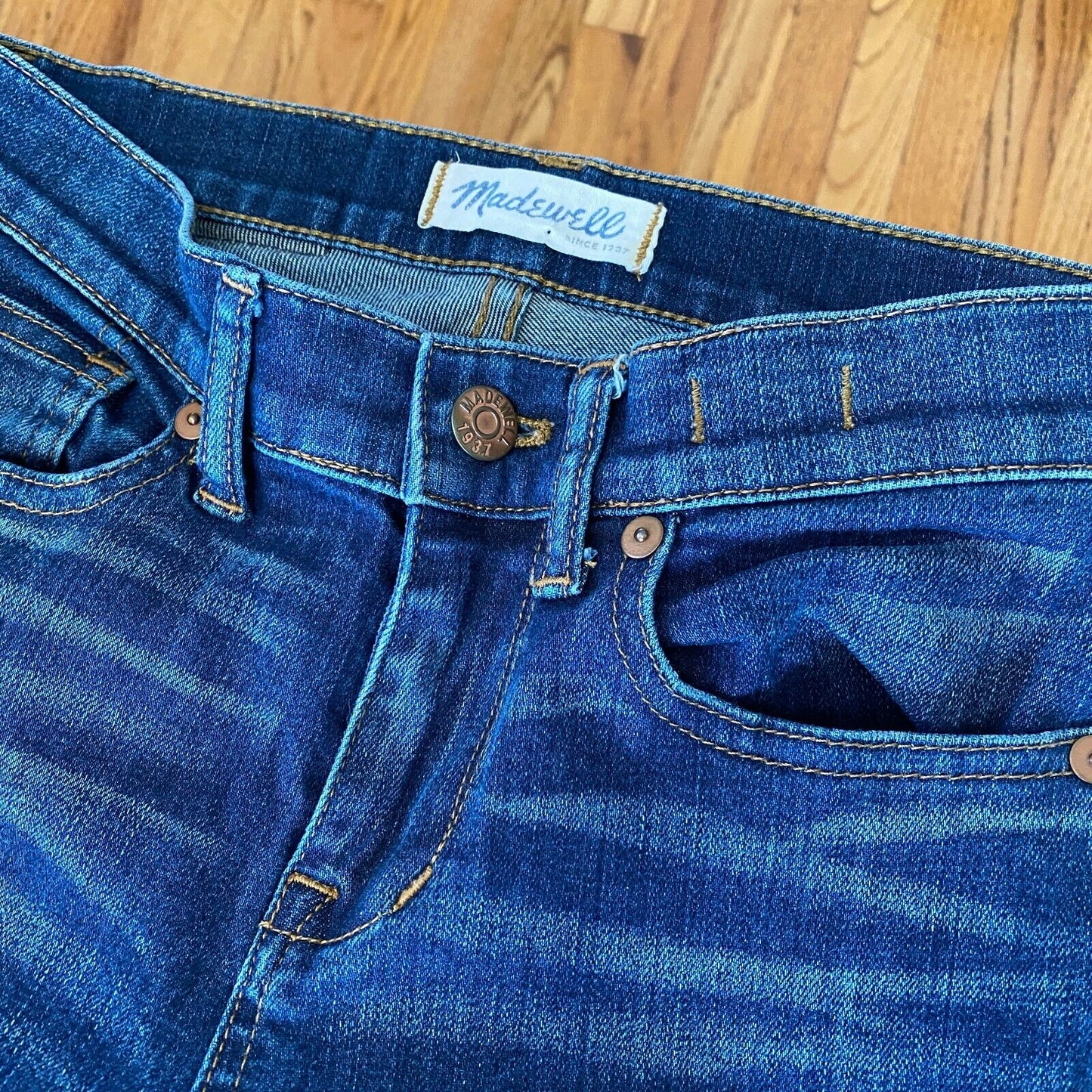 Madewell Mid Rise Skinny Medium Blue Wash Whiskered Distressed Knee Jeans 25