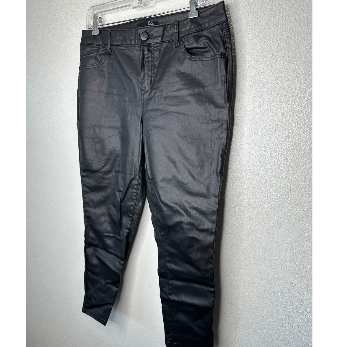 1822 Denim Black Shimmer Leatherette Skinny Pant 30 P / 10 P