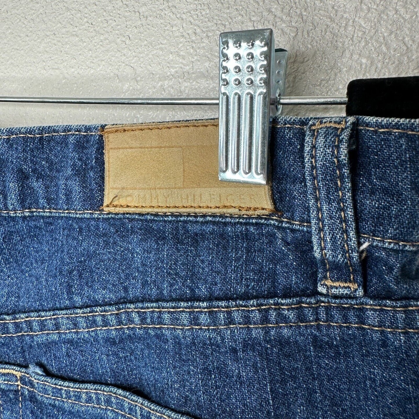 Tommy Hilfinger Medium Blue Wash Mid Rise Boyfriend Jean Shorts Y2K Flag Logo 4