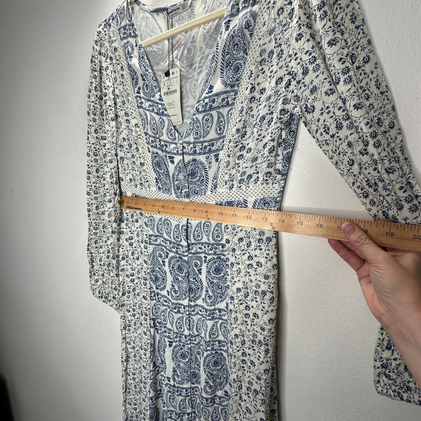 Stradivarius Off White & Blue Floral Paisley Print Long Sleeve V-Neck Maxi Dress