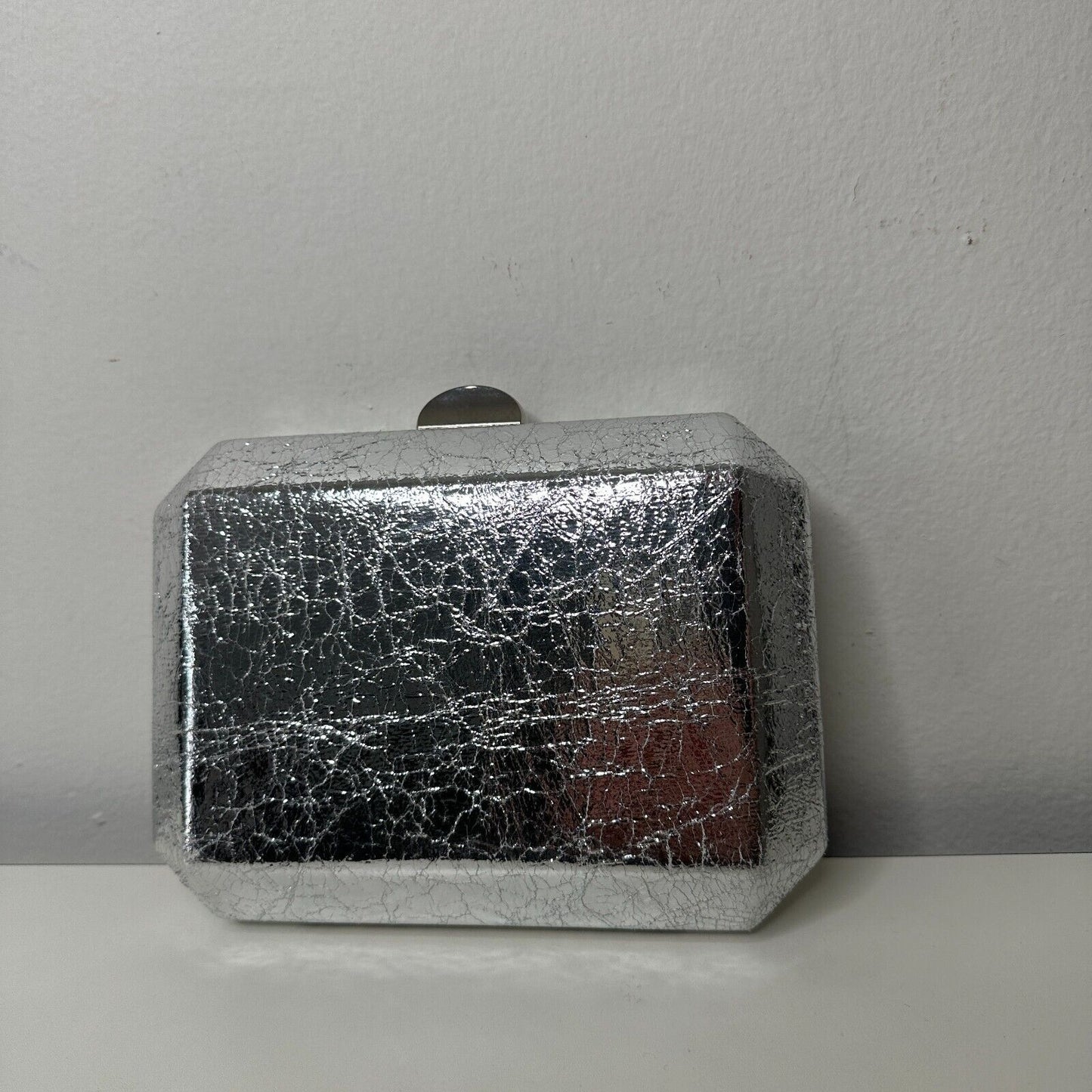 Lulu's Silver Metallic Krinkle Box Snap Close Clutch Purse & Chain Strap