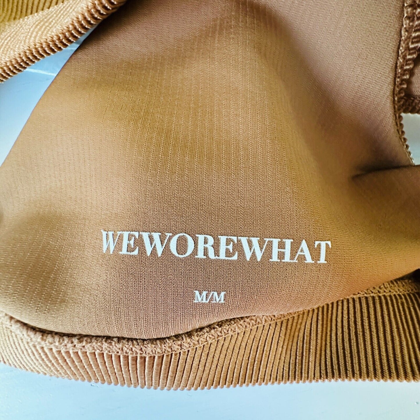 Weworewhat Brown V-Neck Form Fitting Stretch Pullover Ribbed Sports Bra Medium