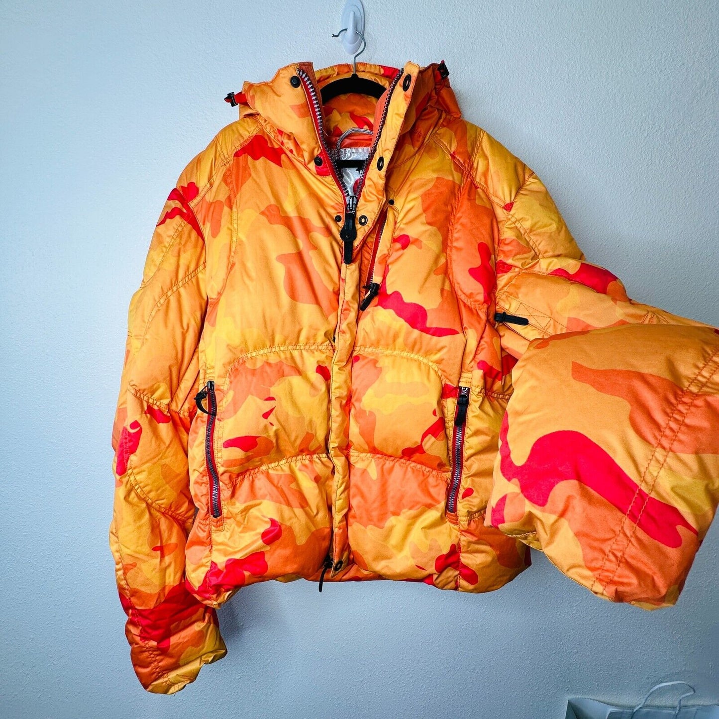 Kru St. Moritz Yellow Pink Orange Camo Front Button Zip Long Sleeve Hood Jacket