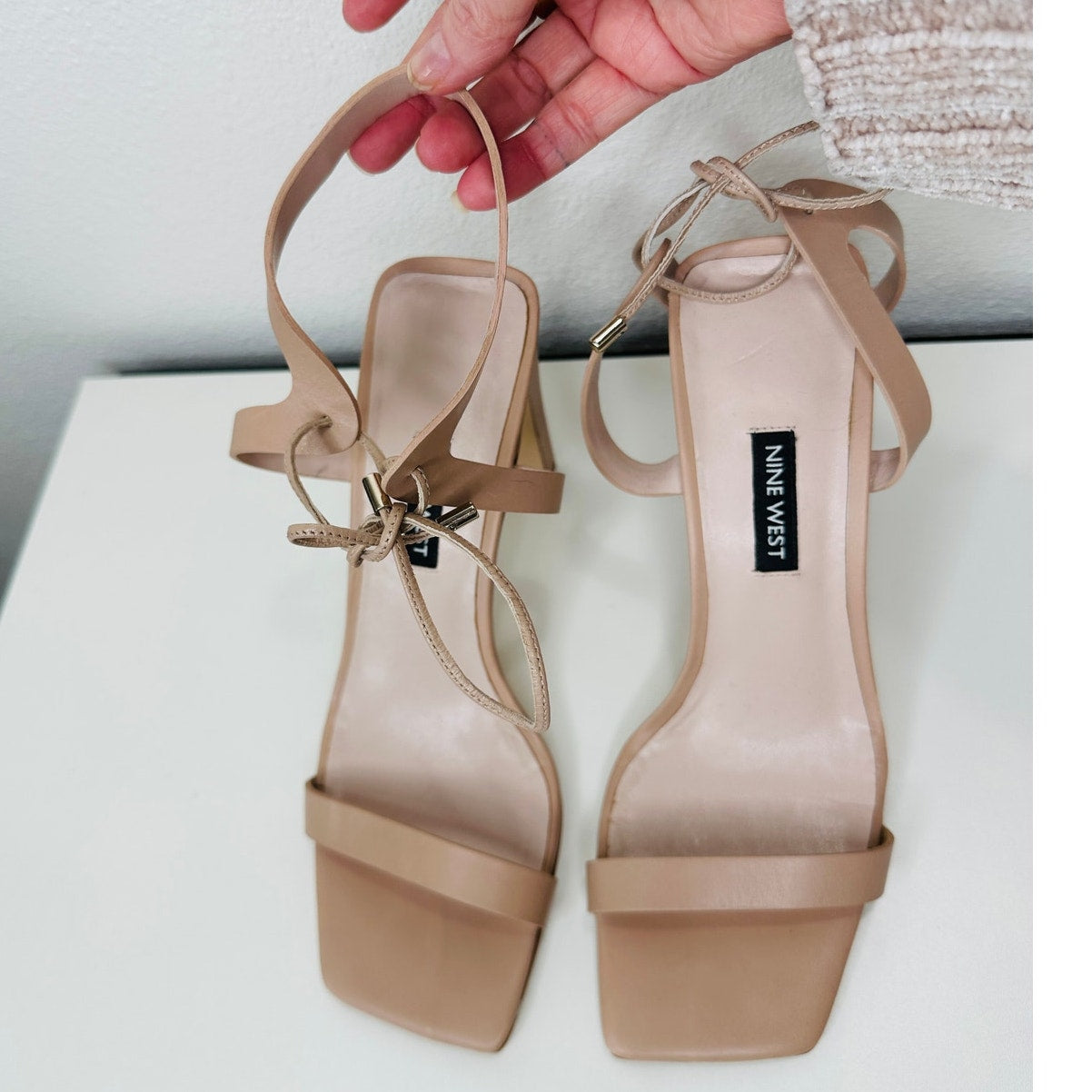 Nine West Tan Longitano Strappy Rectangle Heel Square Toe Sandal 7	t