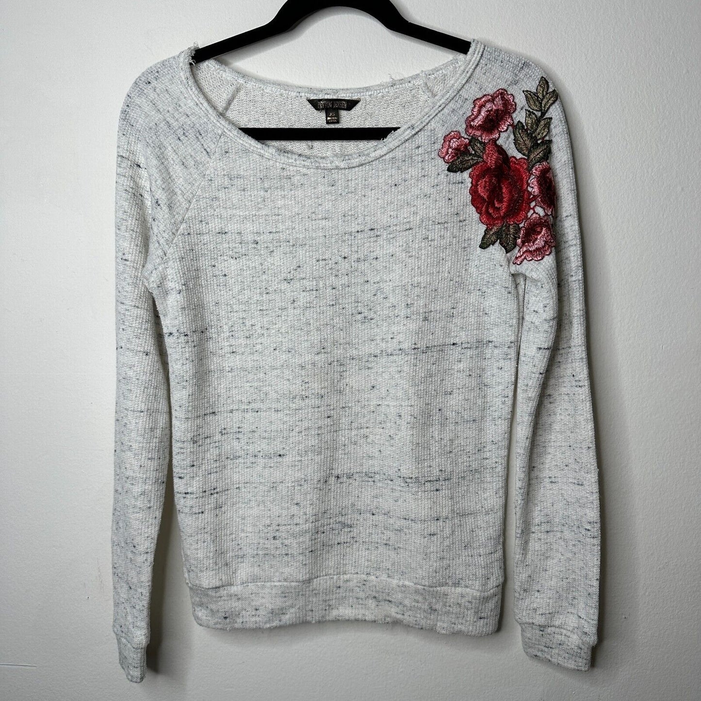 Peyton Jensen White-Gray Heathered Embroidered Rose Shoulder Sweater XS
