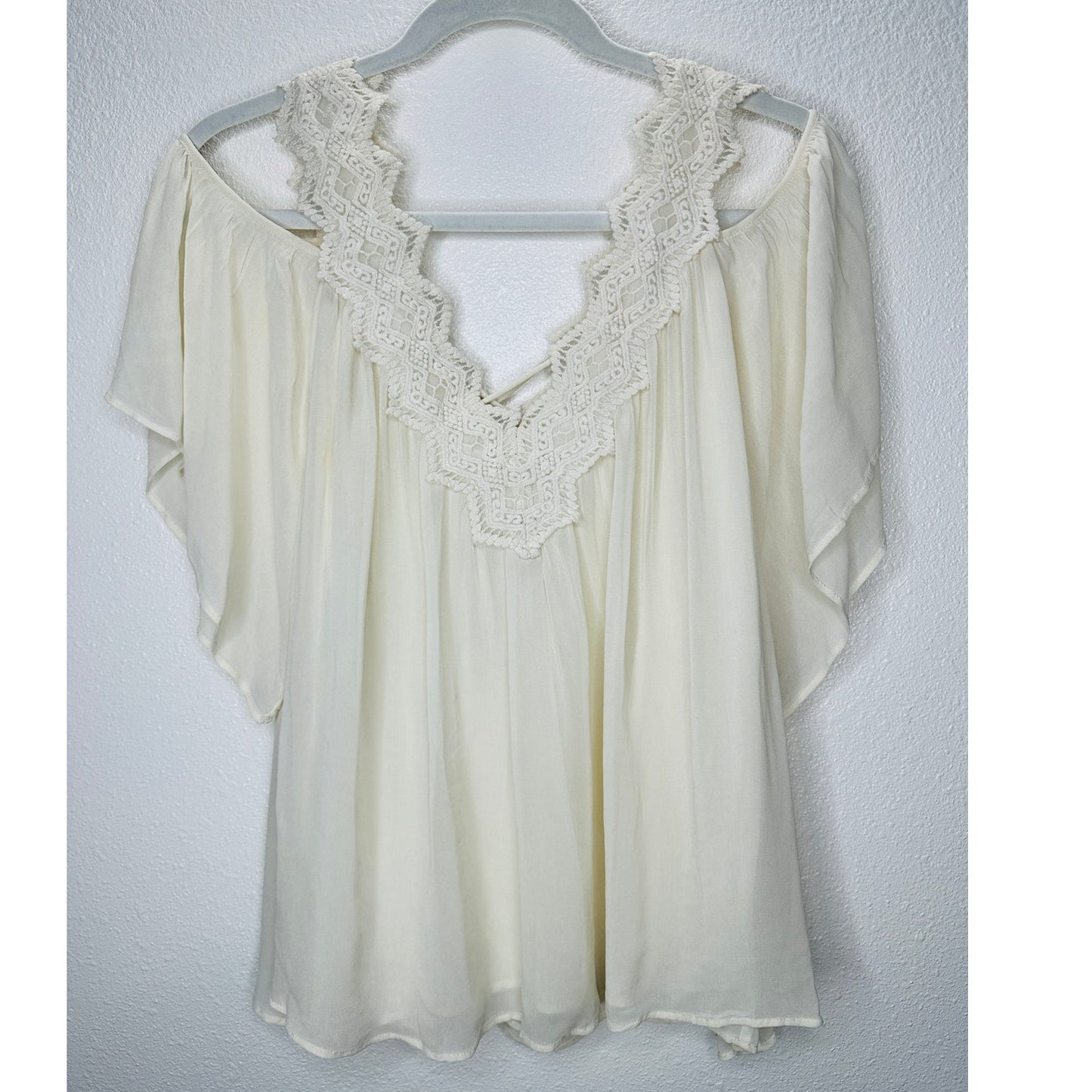 Love Sam Ivory Cream Crochet V-Neckline Tie Back Cold Shoulder Top M