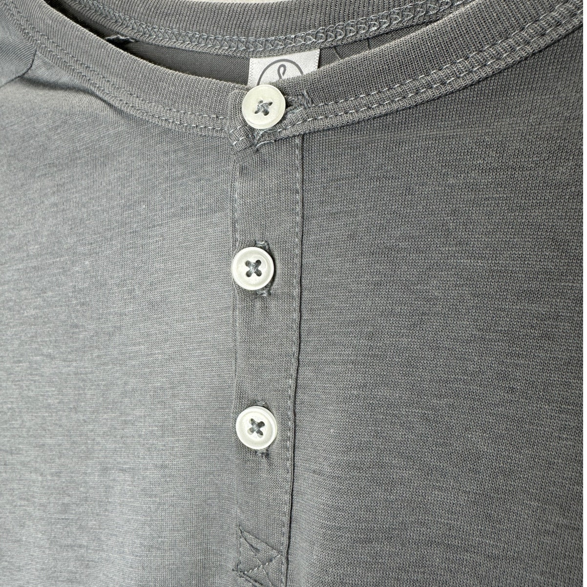 Alternative Earth Ocean Gray Raglan Sleeve Round Neck Henley Tee XL