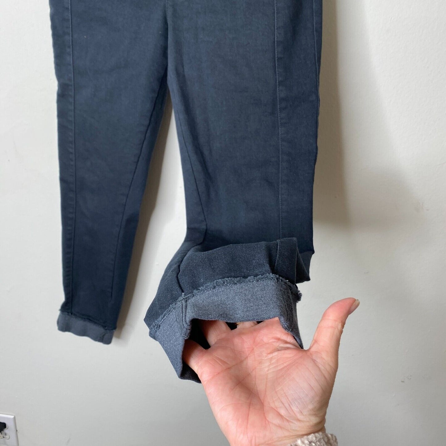 Loft Dark Gray Button Front Fly Skinny Pants Crop Raw Hem Stretchy Jeans Size 4