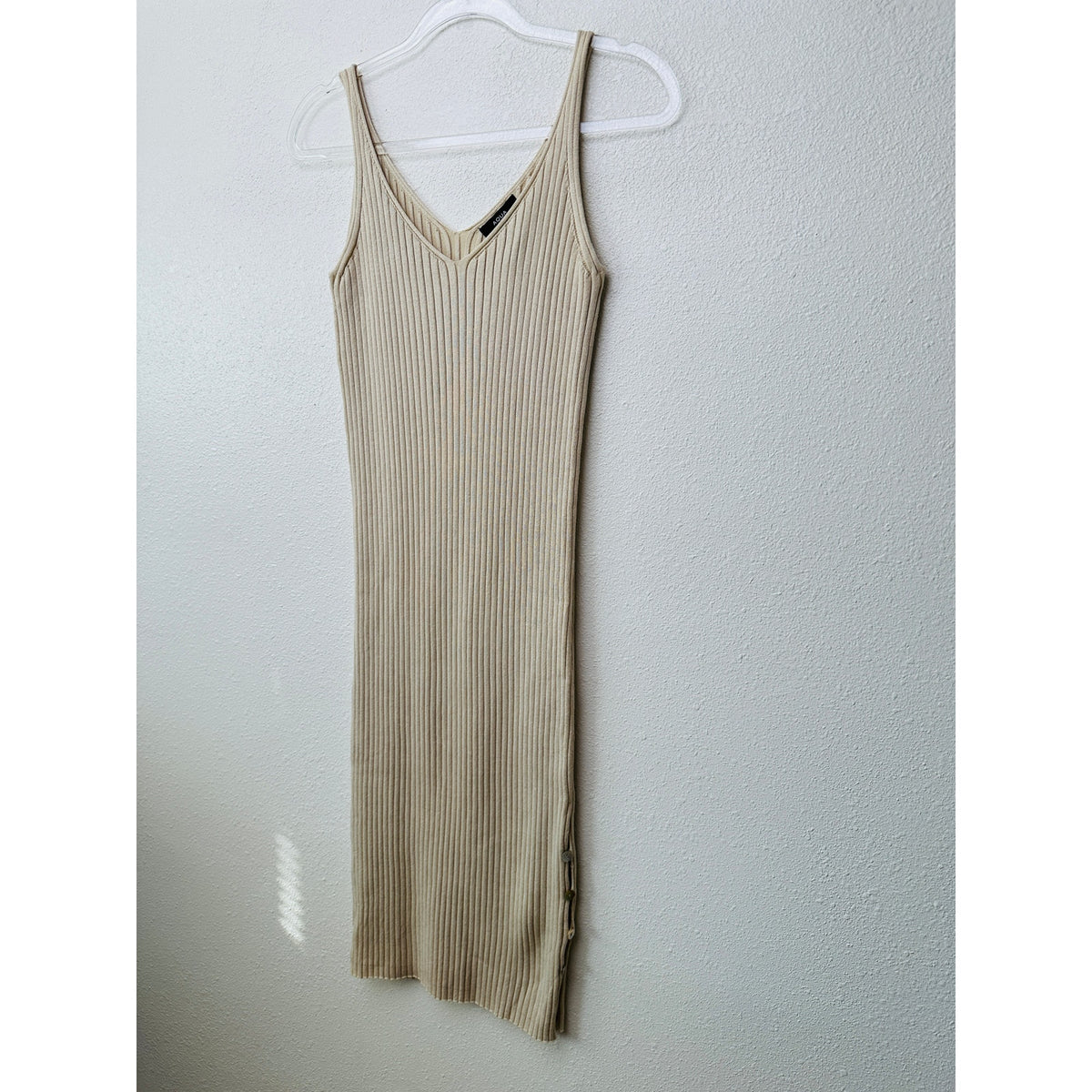 Aqua Tan Ribbed VNeck Sleeveless Side Button Midi Dress L