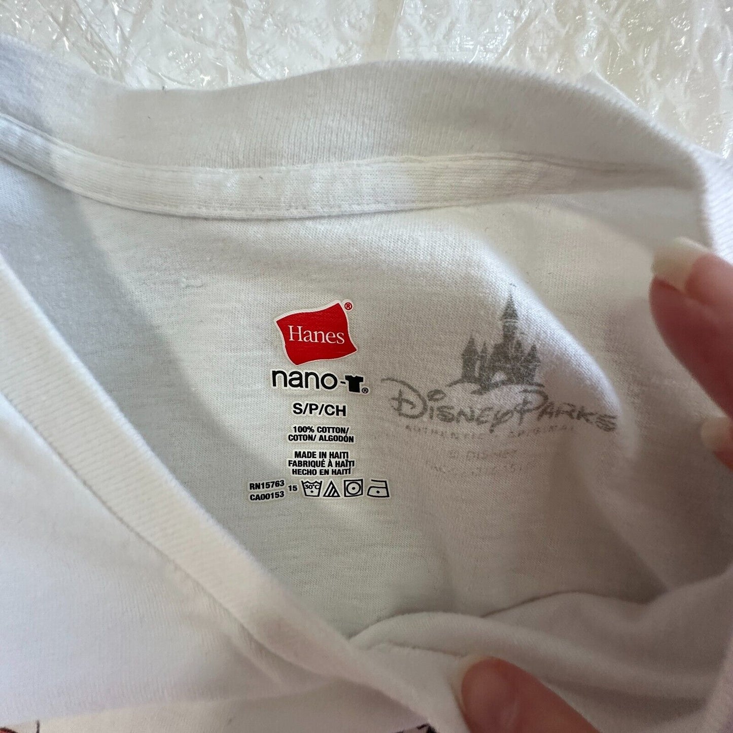 Disney Queen Of Mean Cruella De Vil Graphic White Short Sleeve VNeck Tee S