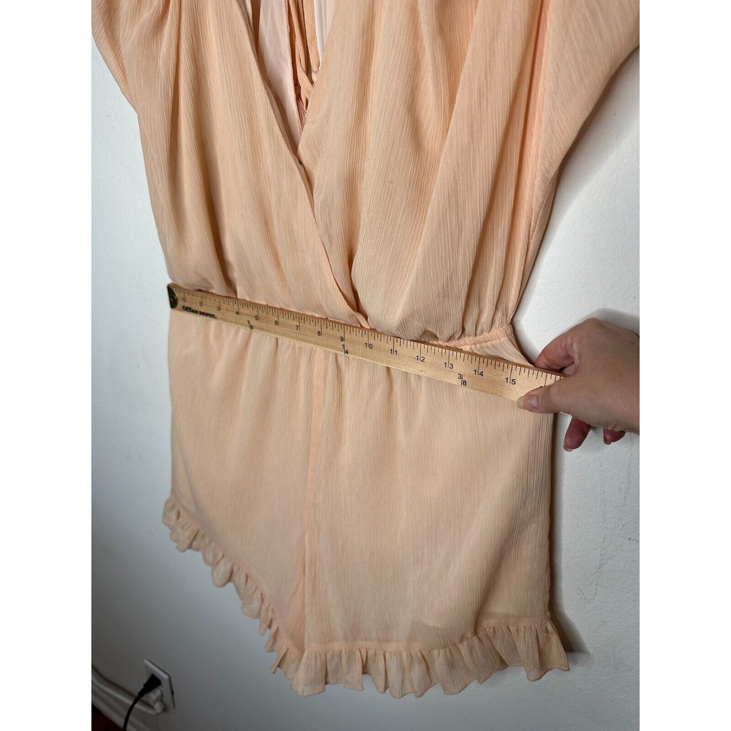 Lovers + Friends Cute Peach Malia Ruffle Cold Shoulder Deep-V Open Back Romper L