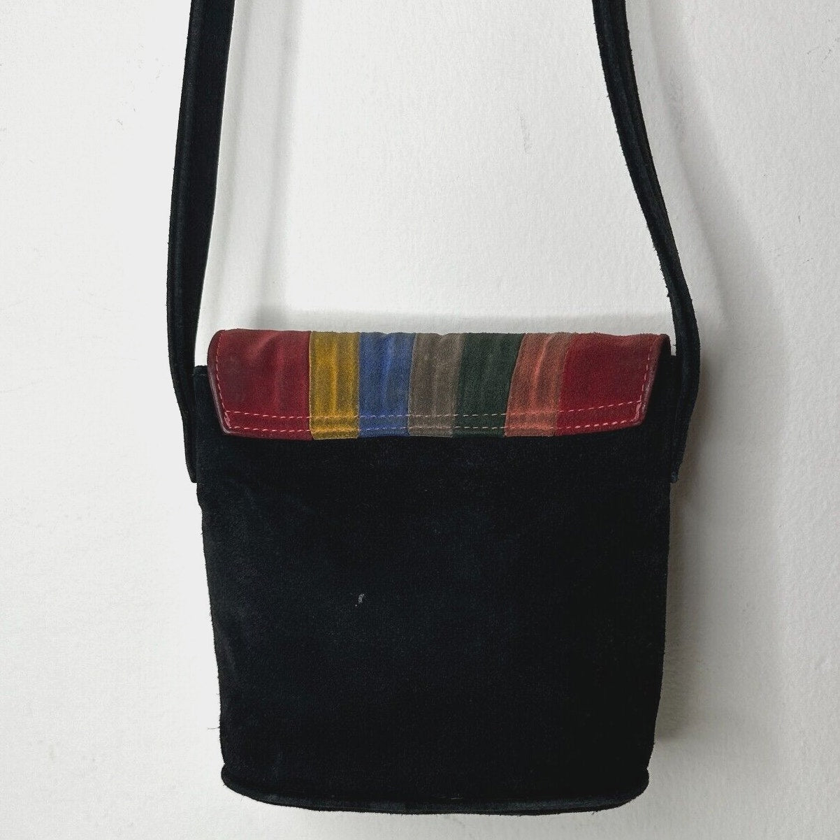 Cab Blanche Shell Canteen Black Suede Rainbow Clamshell Fold Crossbody Purse