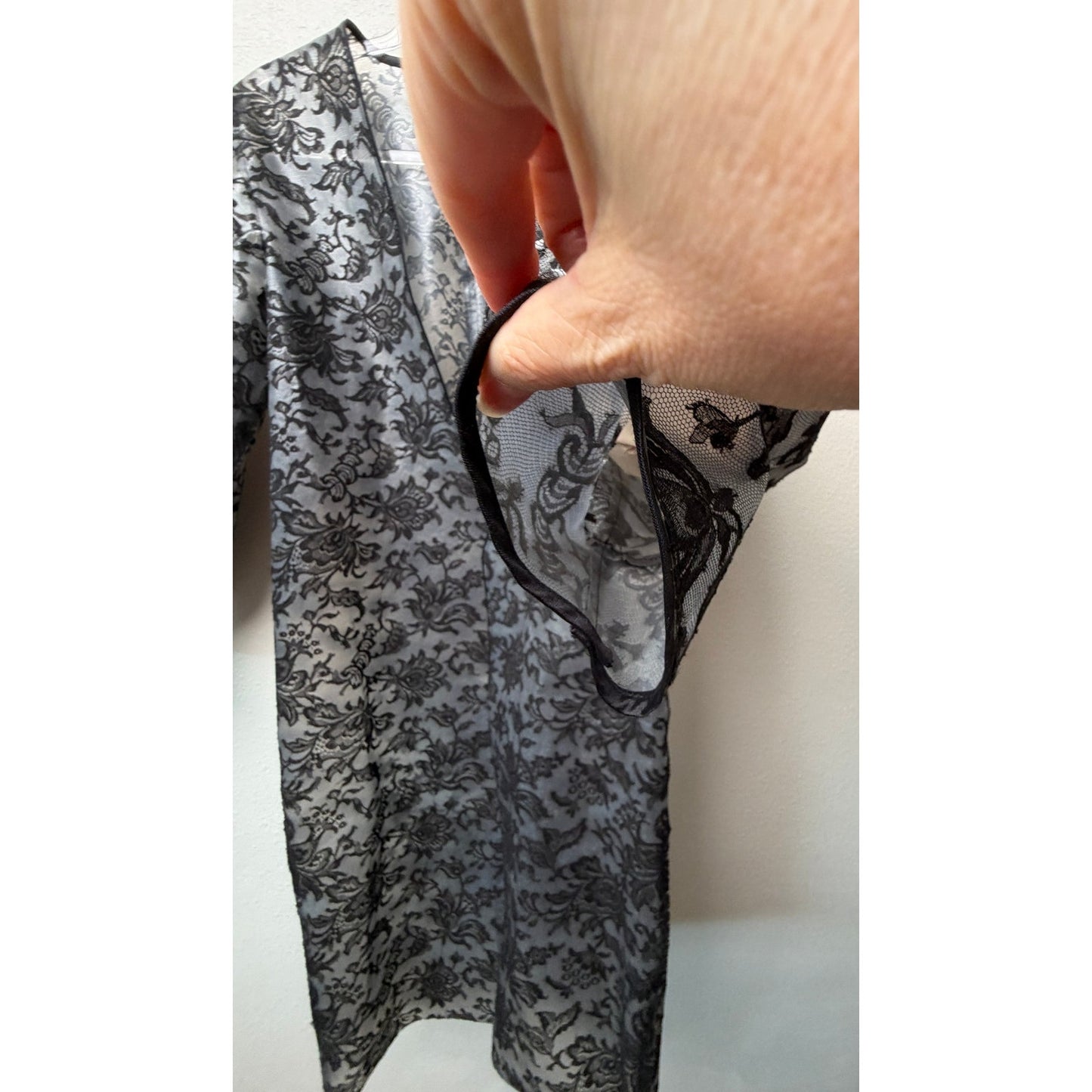NWOT August Getty Atelier Women's S Black Lace Kimono