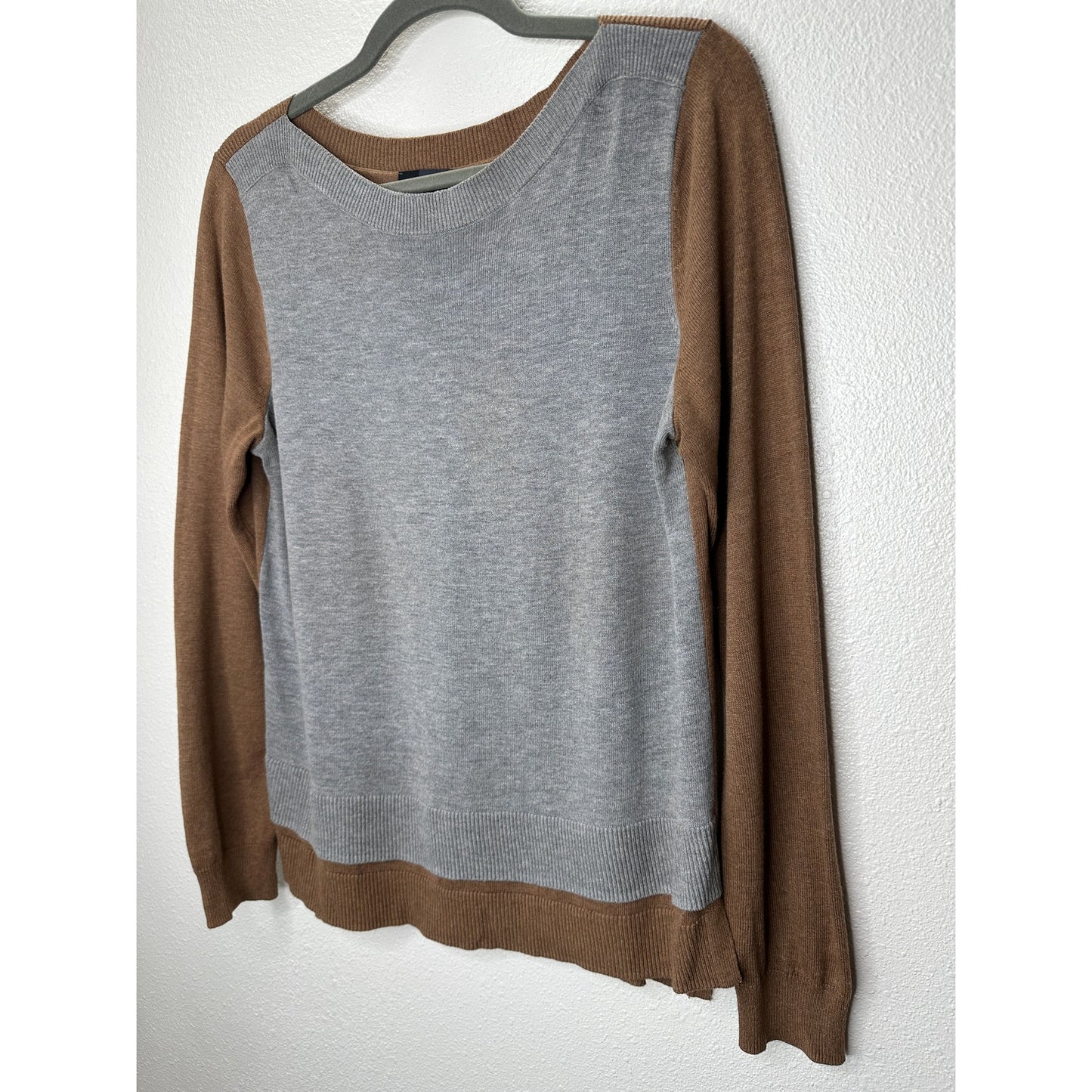The Limited Gray & Nutmeg Brown Color Block Round Neck Long Sleeve Sweater M
