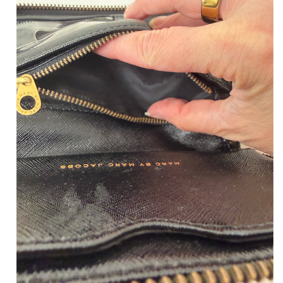 Marc by Marc Jacobs Zip Around Wallet Black Beige Saffiano Women's Two Tone