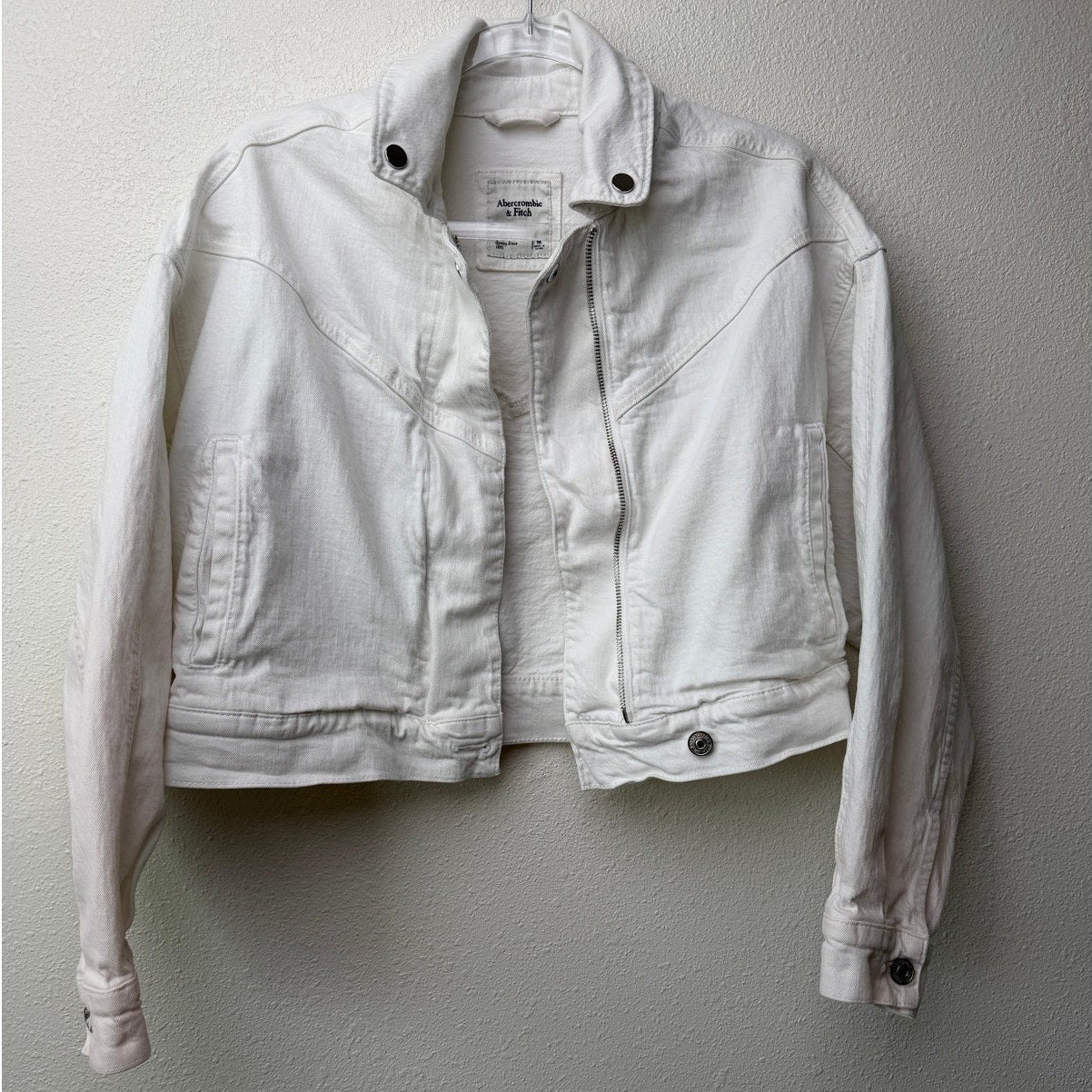 Abercrombie & Fitch White Cropped Zip Front Denim Jacket Size M
