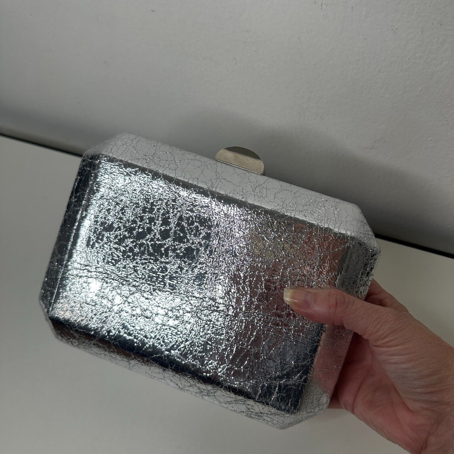 Lulu's Silver Metallic Krinkle Box Snap Close Clutch Purse & Chain Strap