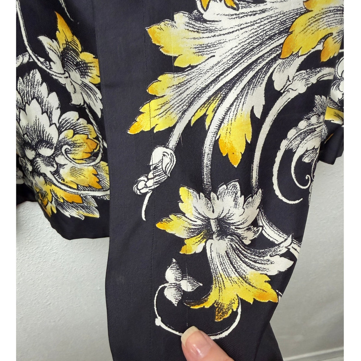 Vintage Gianni Versace Il Leone Barocco Lion Silk Shirt Black Yellow Men's XL
