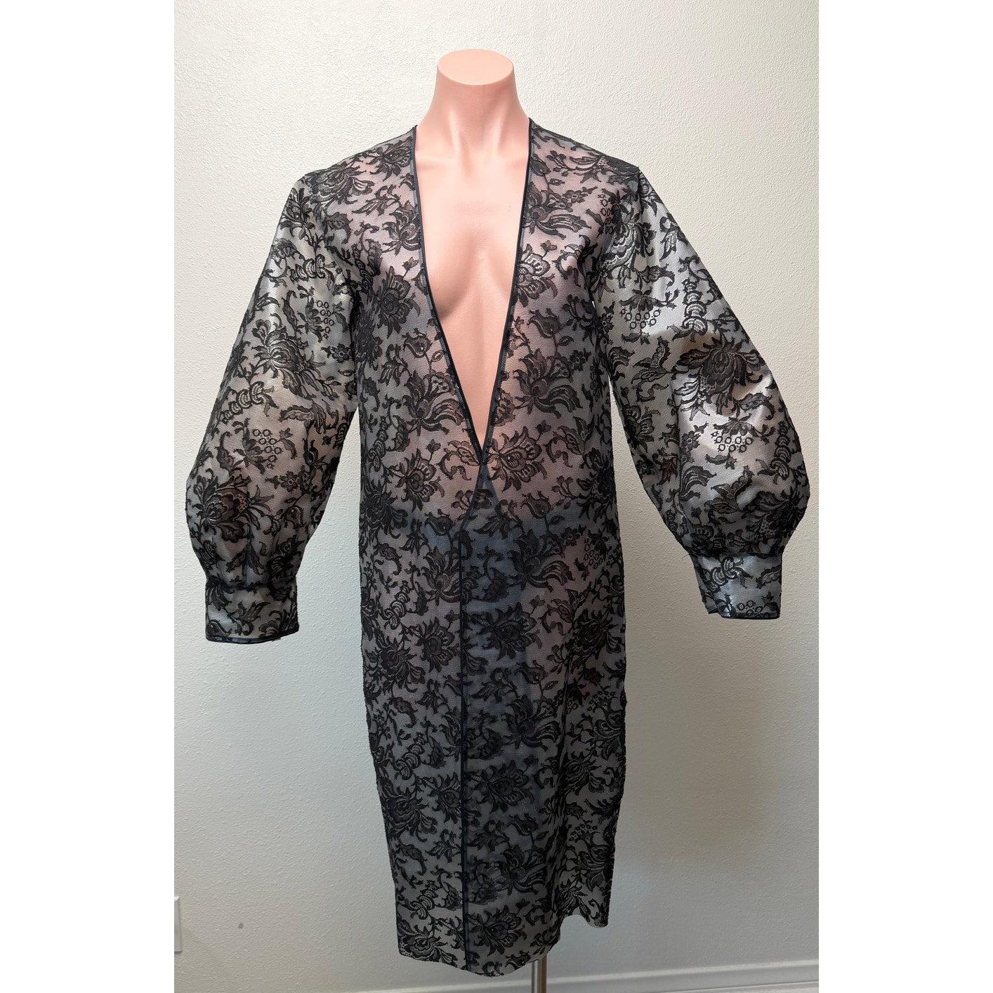 NWOT August Getty Atelier Women's S Black Lace Kimono