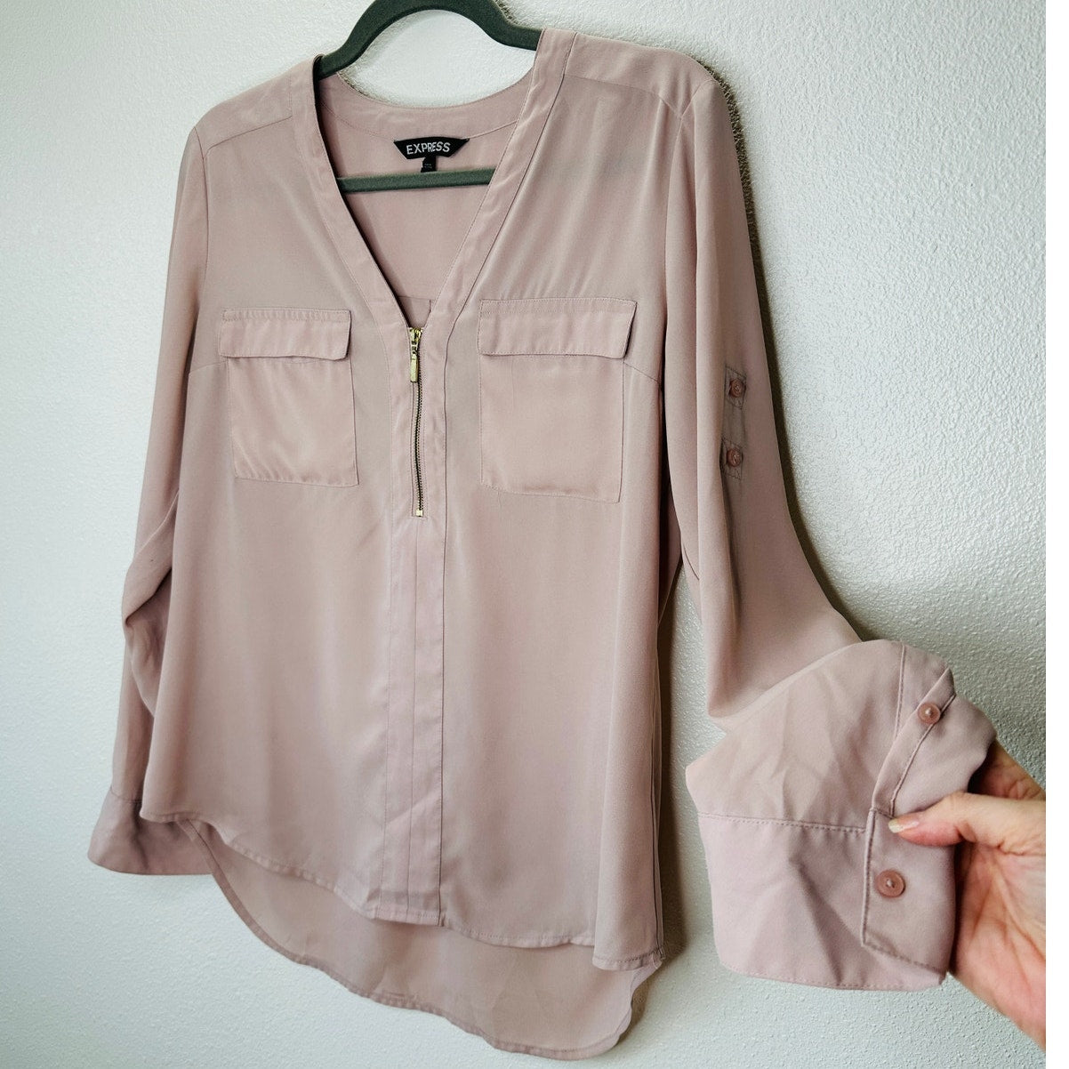 Express Pale Peach Two Pocket Zip Front Roll Tab Sleeve Popover Top M