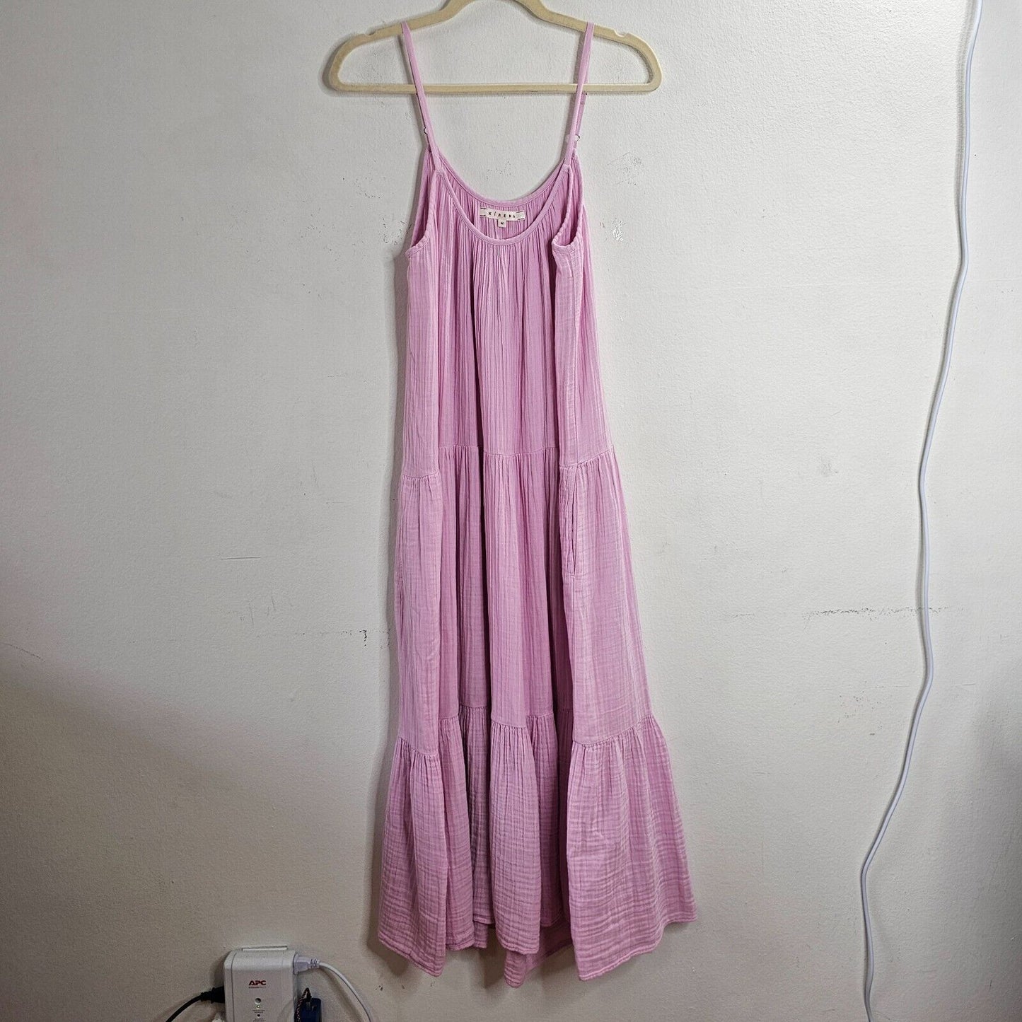 Xirena Pink Ruby Scoop Neck Tiered Ruffle Spaghetti Strap Krinkle Gauze Dress M