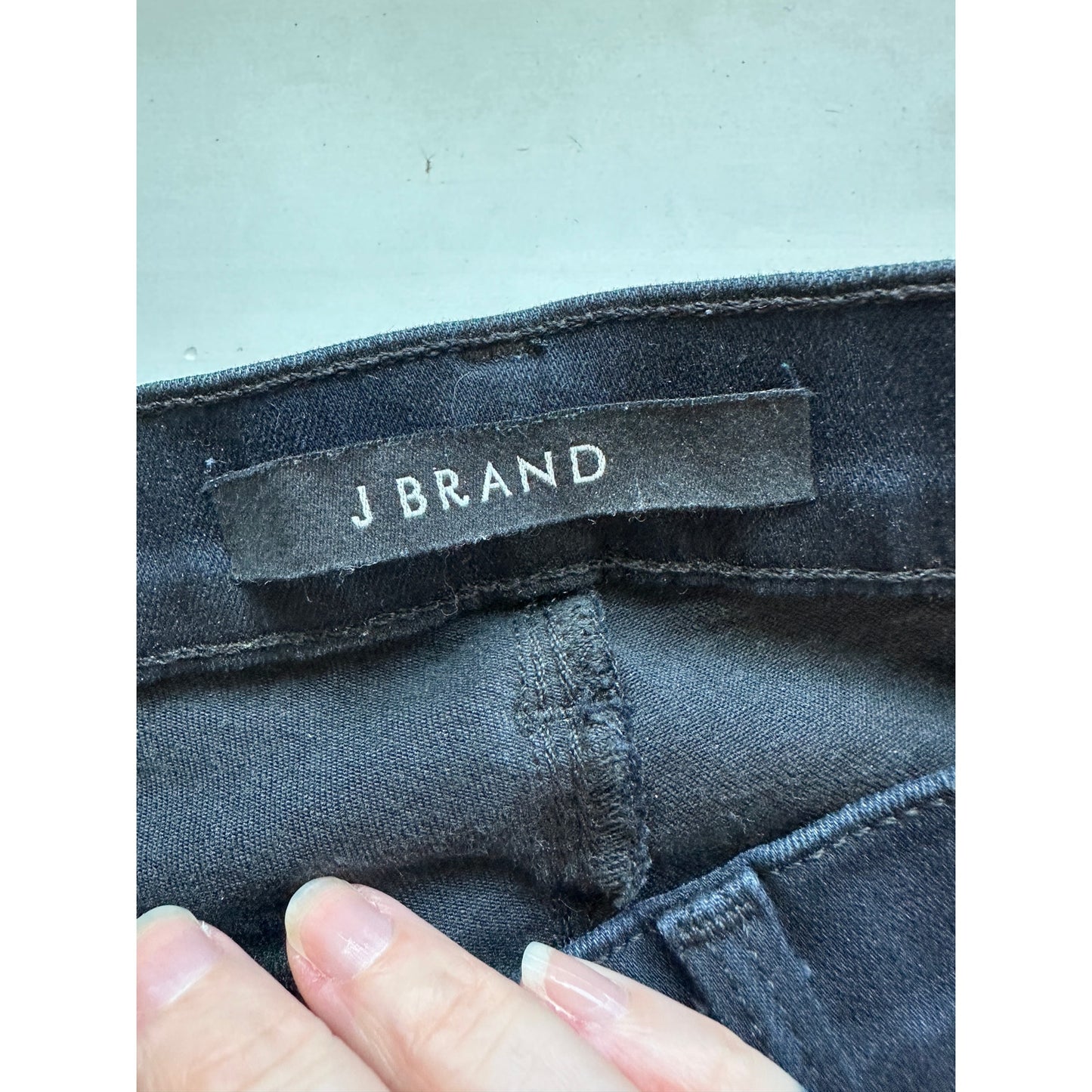 J Brand Alana Dark Blue Mercy Distressed Knee Raw Hem Skinny Jeans 24