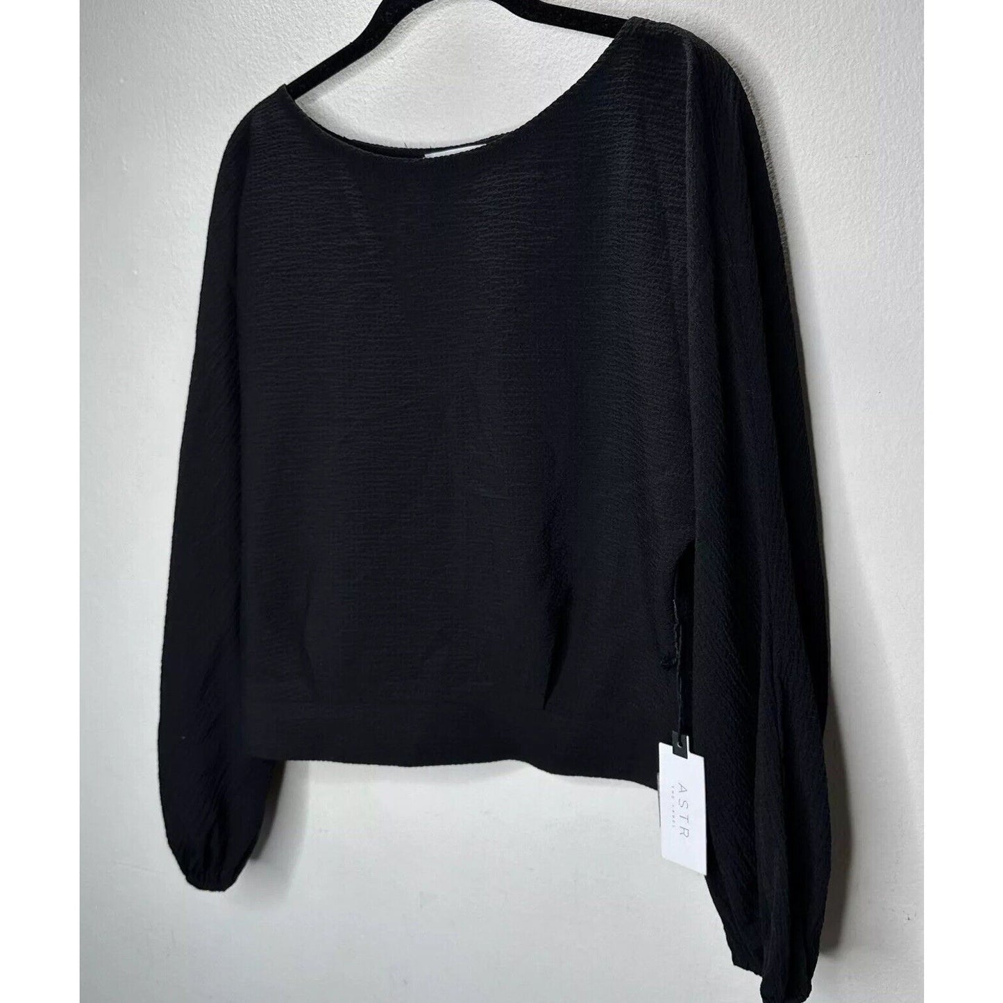 NWT ASTR The Label Black Rib Round Neck Long Sleeve Peek A Boo Back Blouse M