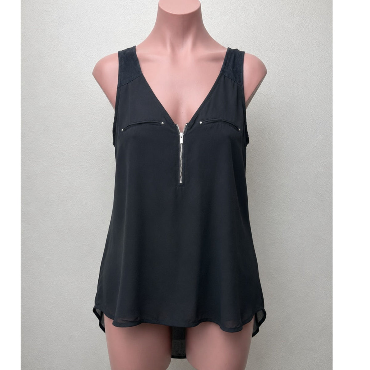 Best Mountain Black Zip V-Neck Sleeveless Tank Top S