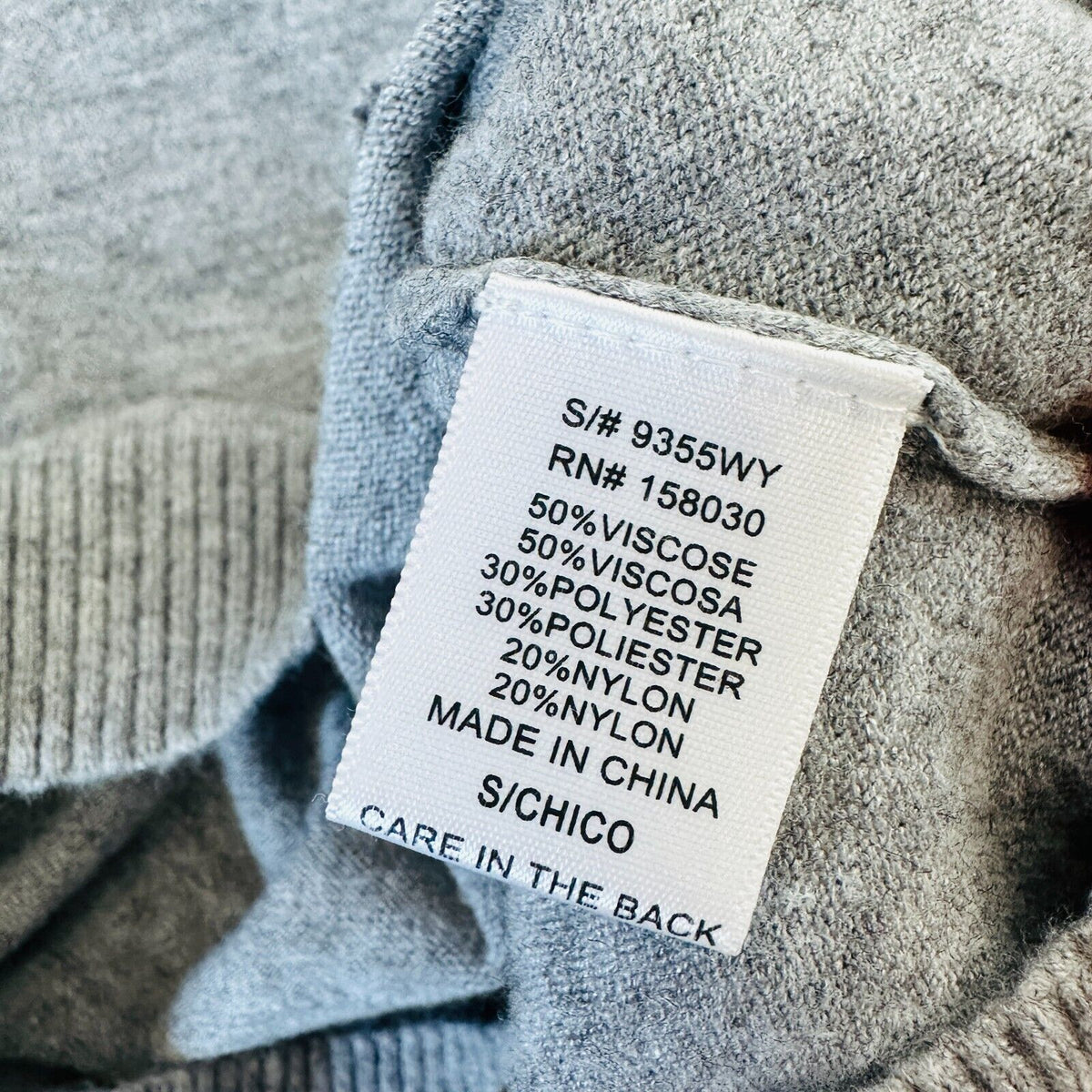 Love Tree Gray V-Neck Long Sleeve Pullover Sweater Banded Hem Thin Jumper Small