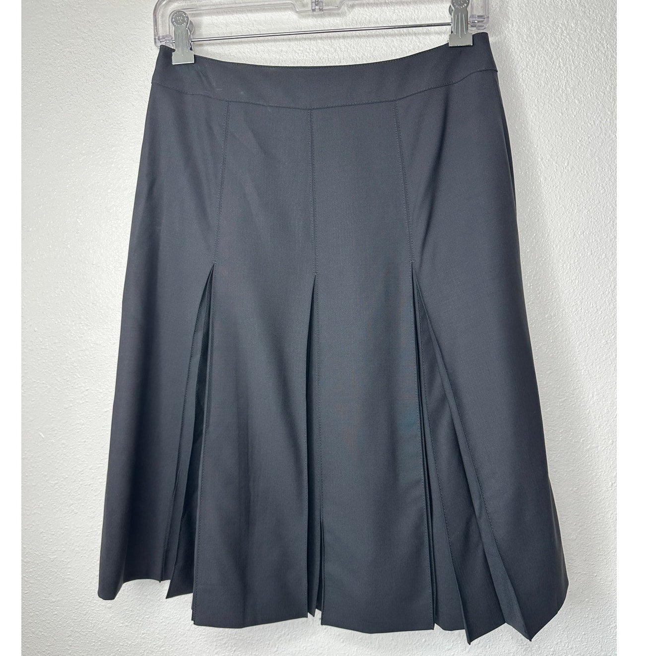 Burberry Black Pleated A-Line Skirt Side Zip Knee Length 23”