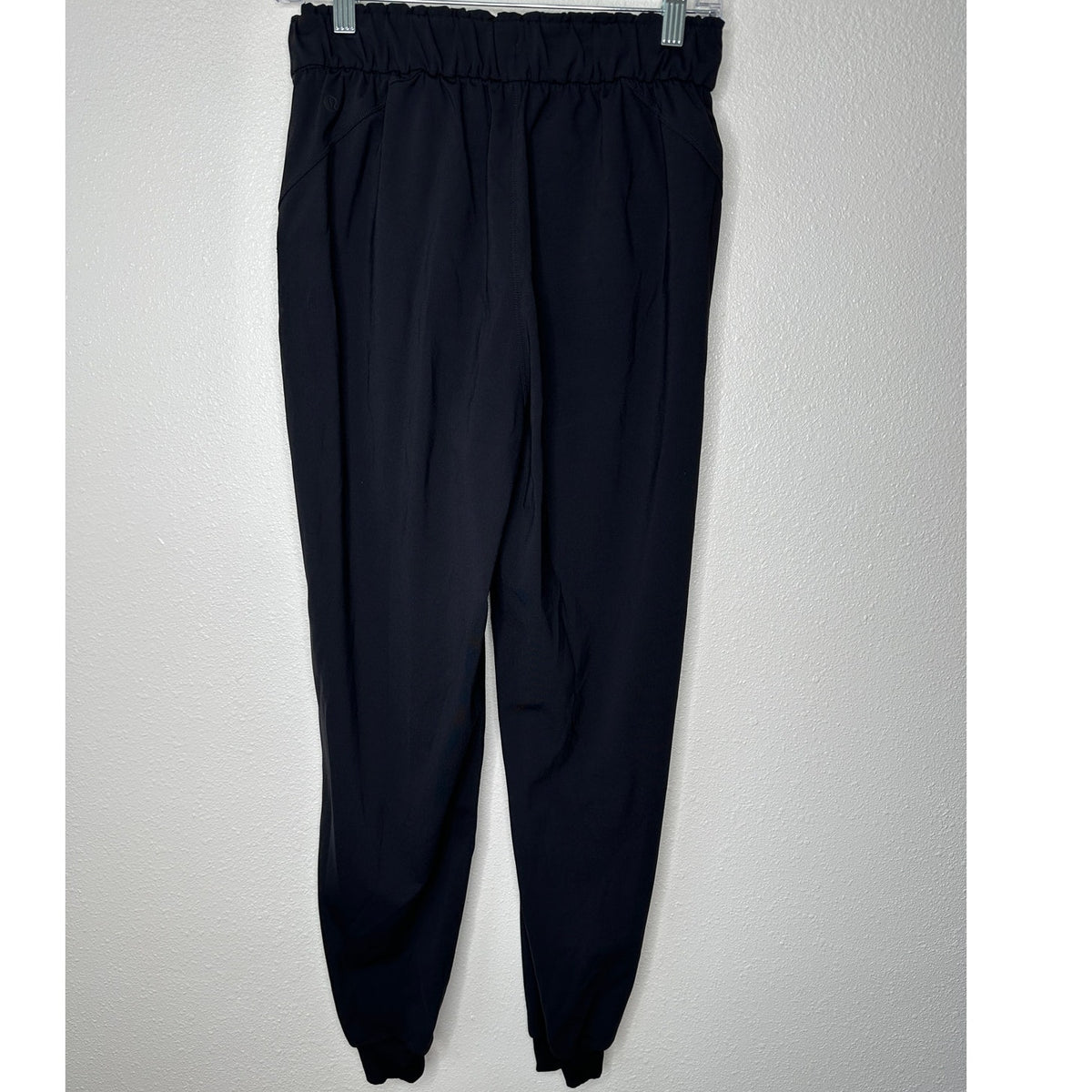 Lululemon Black Stretch High Rise Jogger Drawstring Waist Banded Hem 6