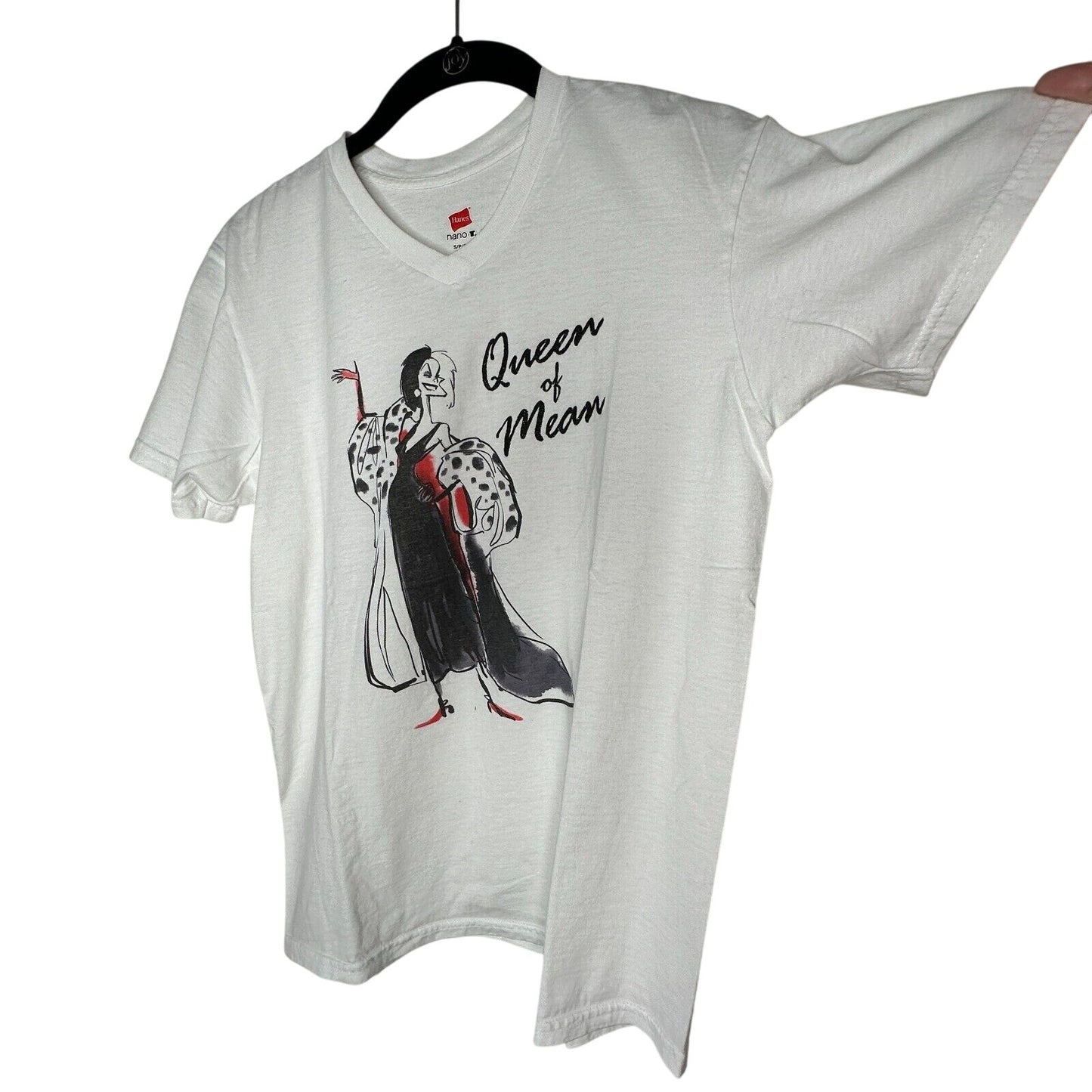 Disney Queen Of Mean Cruella De Vil Graphic White Short Sleeve VNeck Tee S