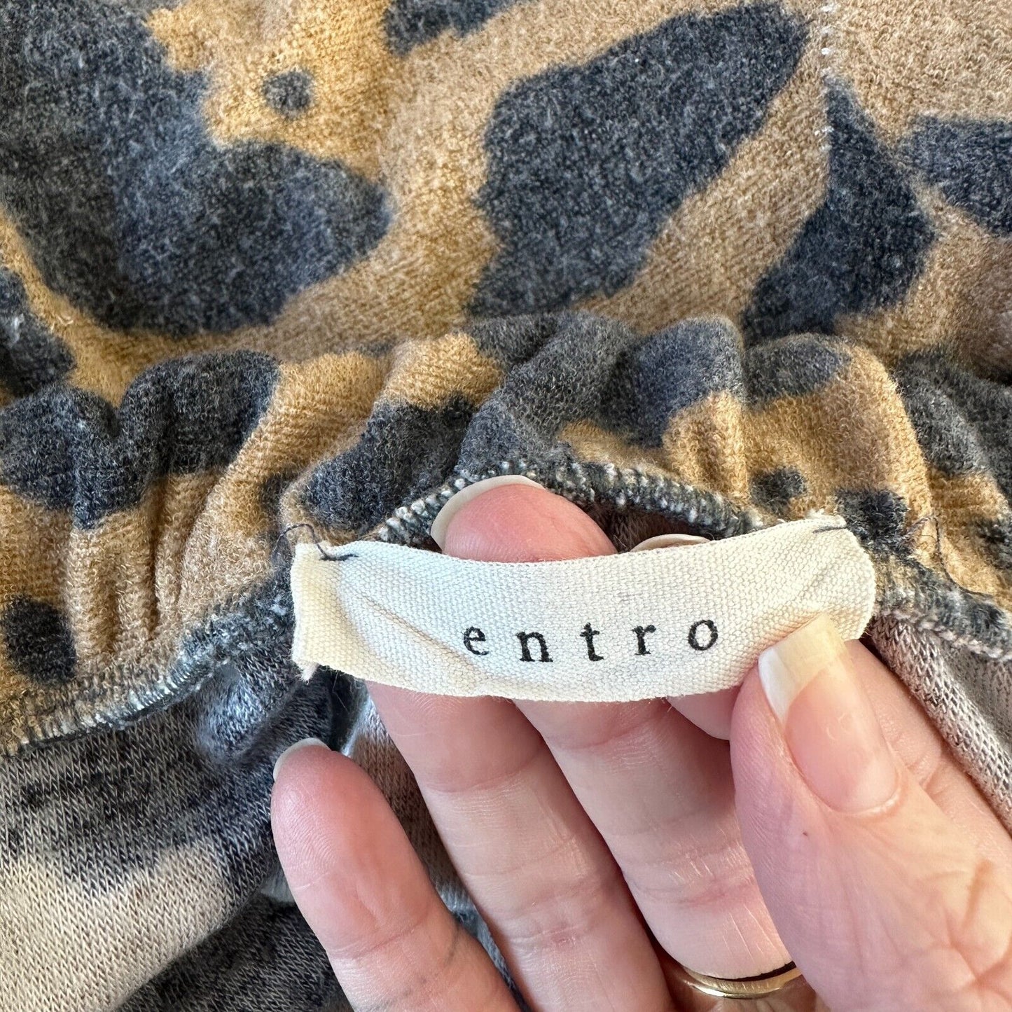 Entro Muted Tan and Black Cheetah Print Drawstring Jogger Pants With Pockets L