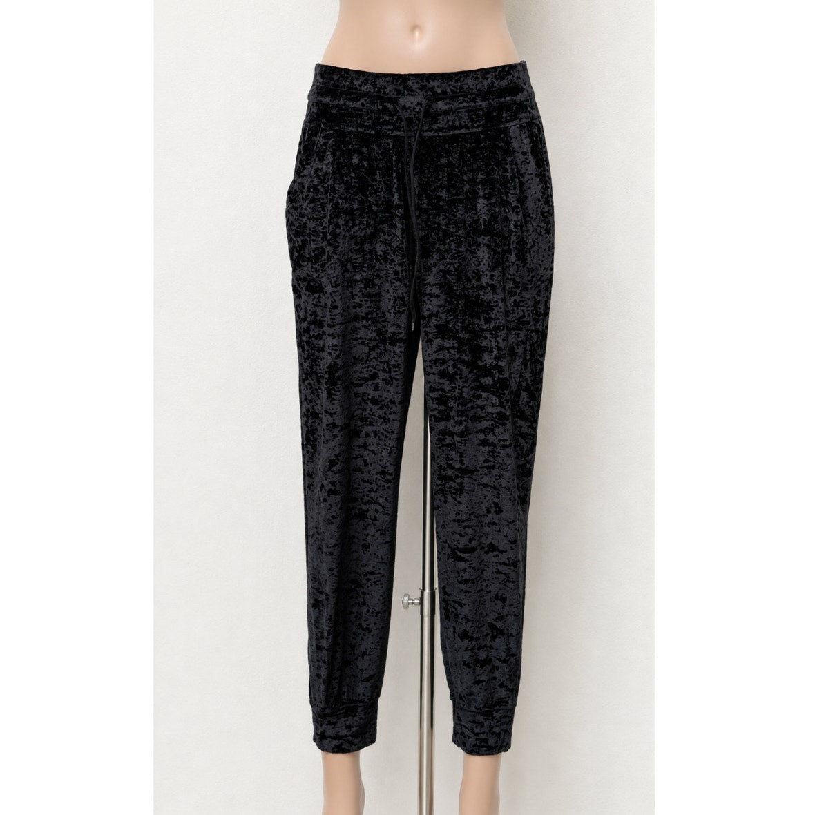 Lululemon Ready to Crush Velvet Jogger Pants Black Women's Size 4
