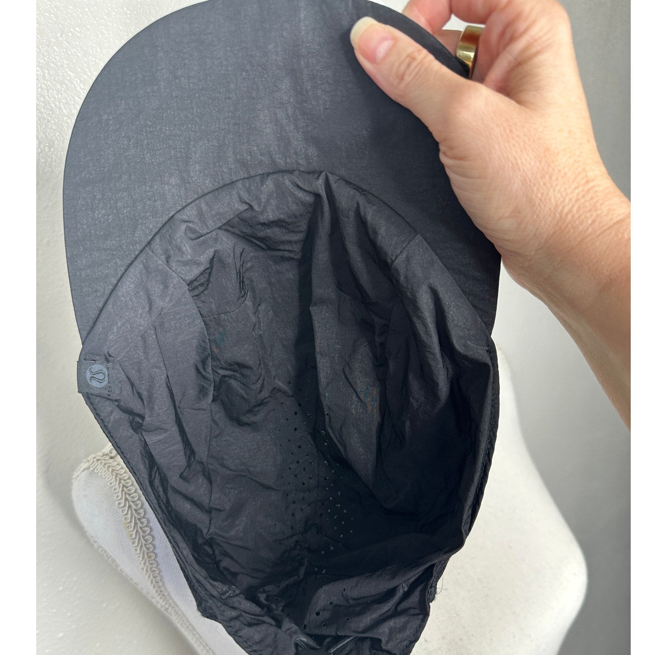 Lululemon Black Adjustable Runners Hat
