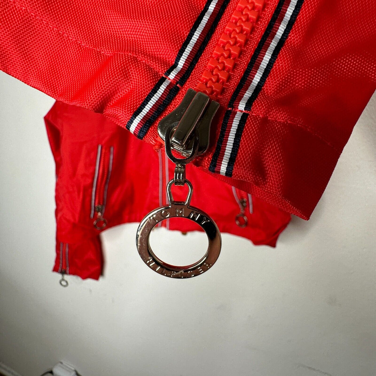 Tommy X Gigi Hadad Visor K-Way Jacket Flame Scarlet-Red Front Zip Mesh Lining SM